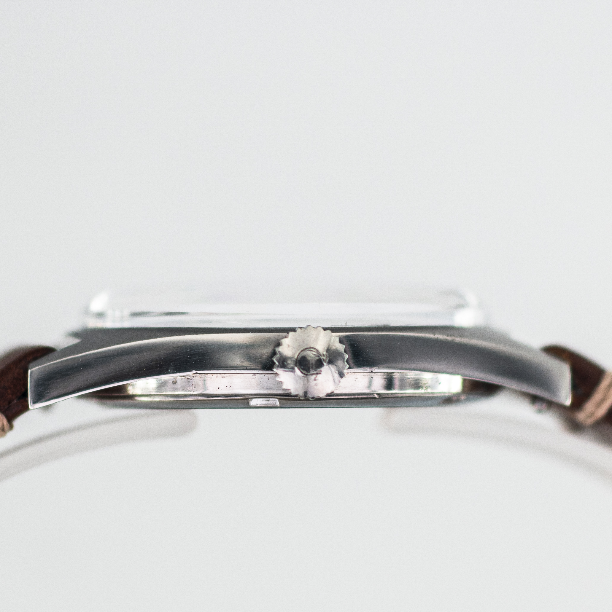 0701_marcels_watch_group_vintage_wristwatch_1970_omega_135.041_geneve_01