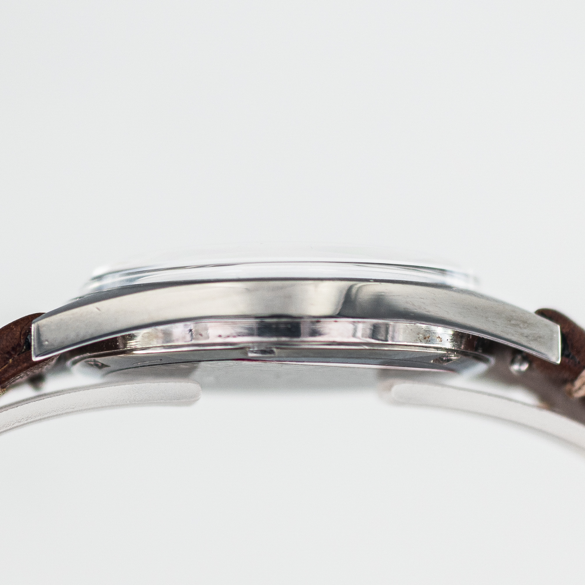 0701_marcels_watch_group_vintage_wristwatch_1970_omega_135.041_geneve_04