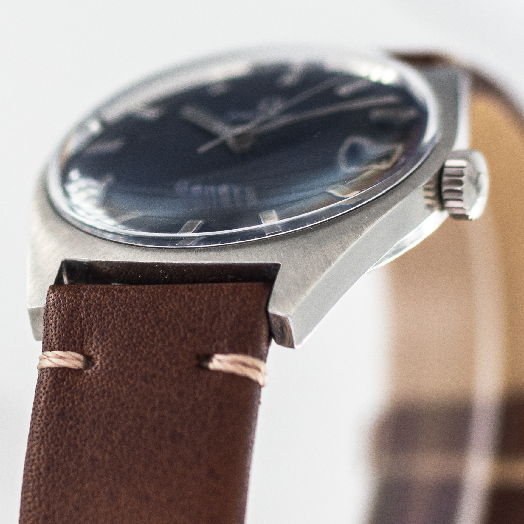 0701_marcels_watch_group_vintage_wristwatch_1970_omega_135.041_geneve_16