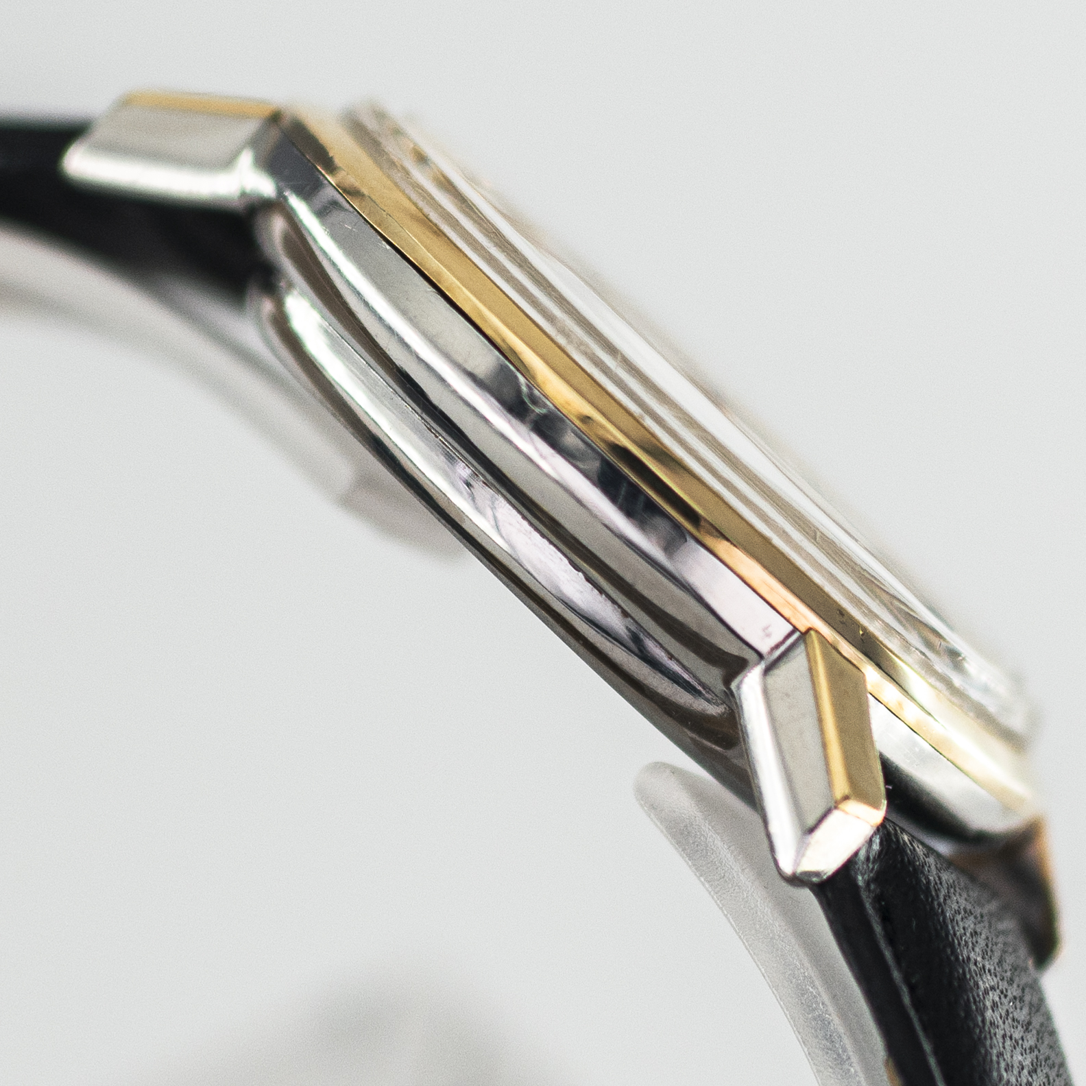 0863_marcels_watch_group_vintage_wristwatch_1972_omega_166.9020_geneve_06