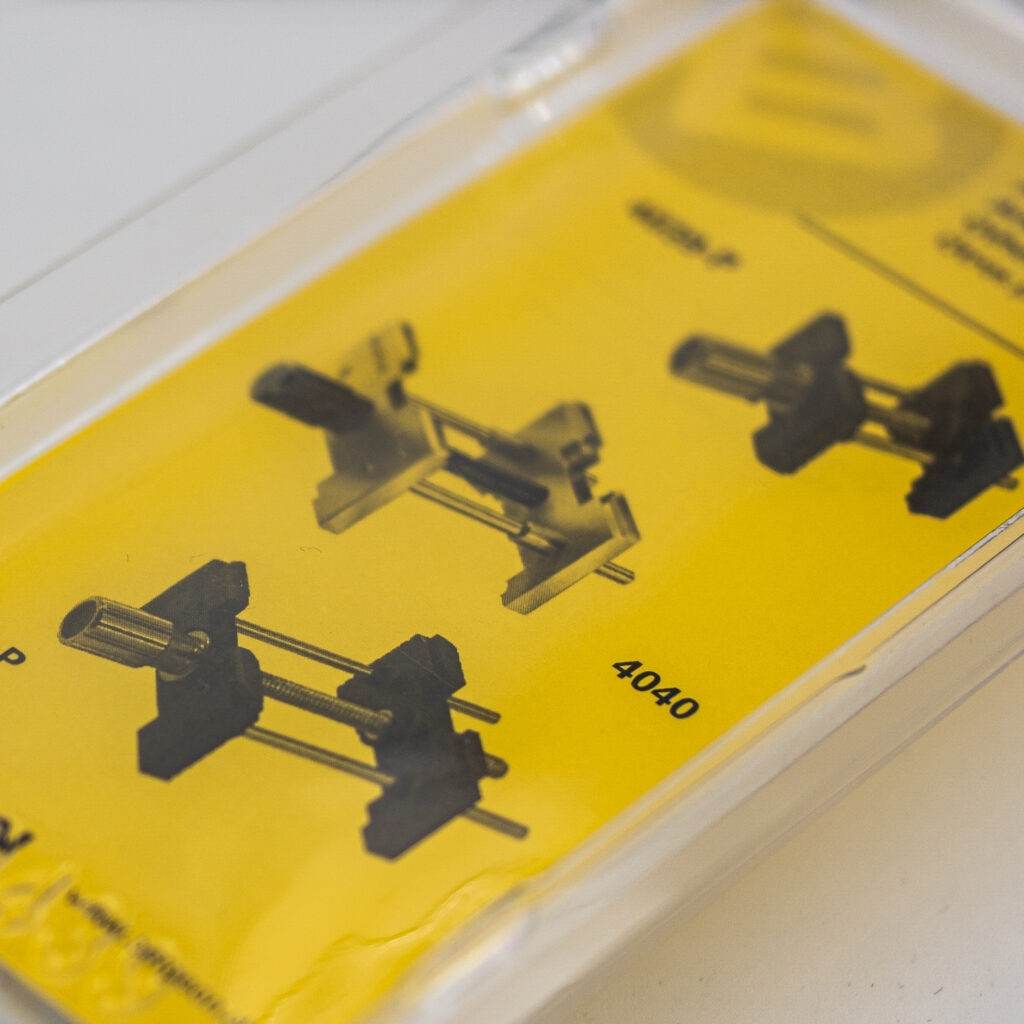 BERGEON 4039 Clamp holder for movement and extendable and reversible housing