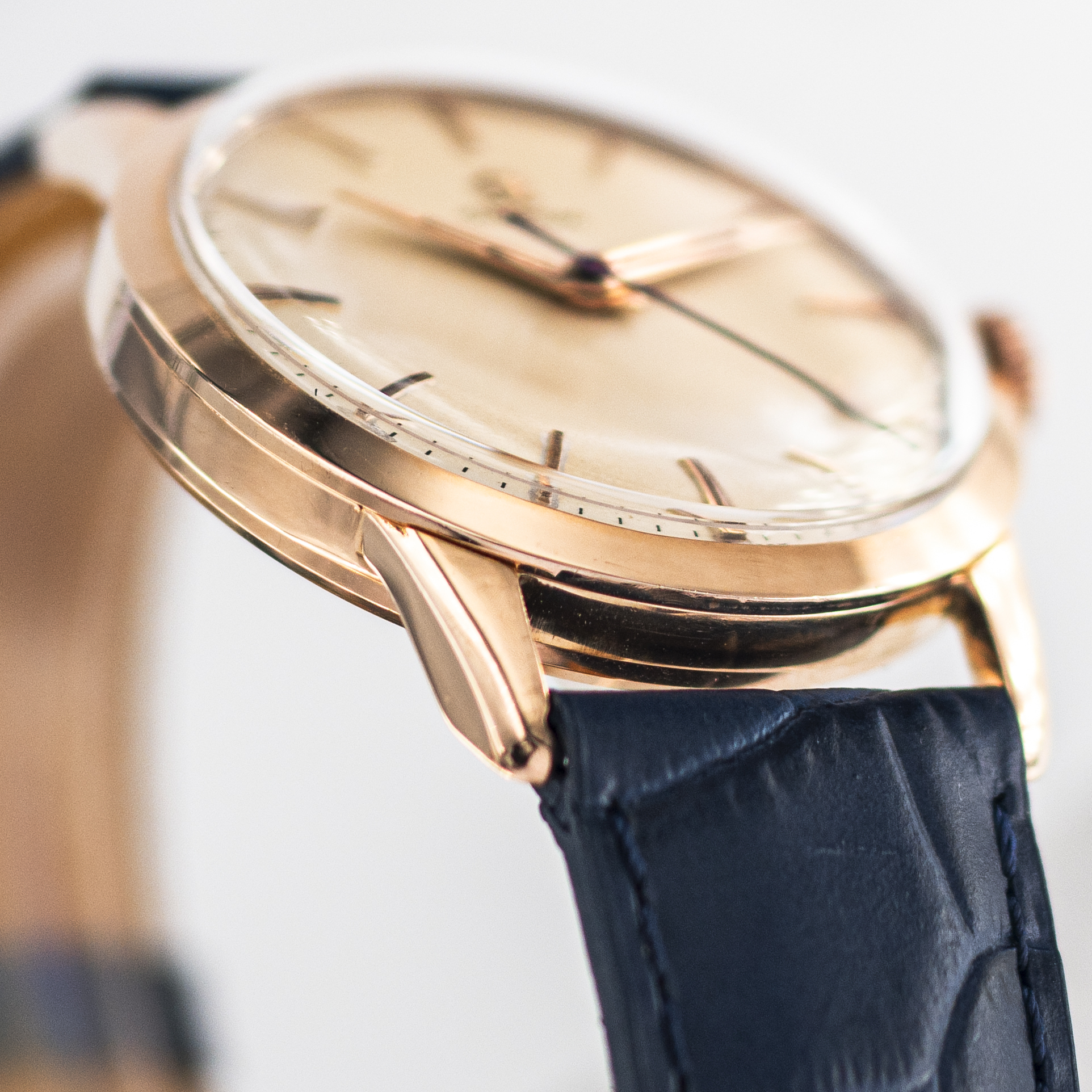 0706_marcels_watch_group_1960_vintage_wristwatch_omega_rose_gold_03