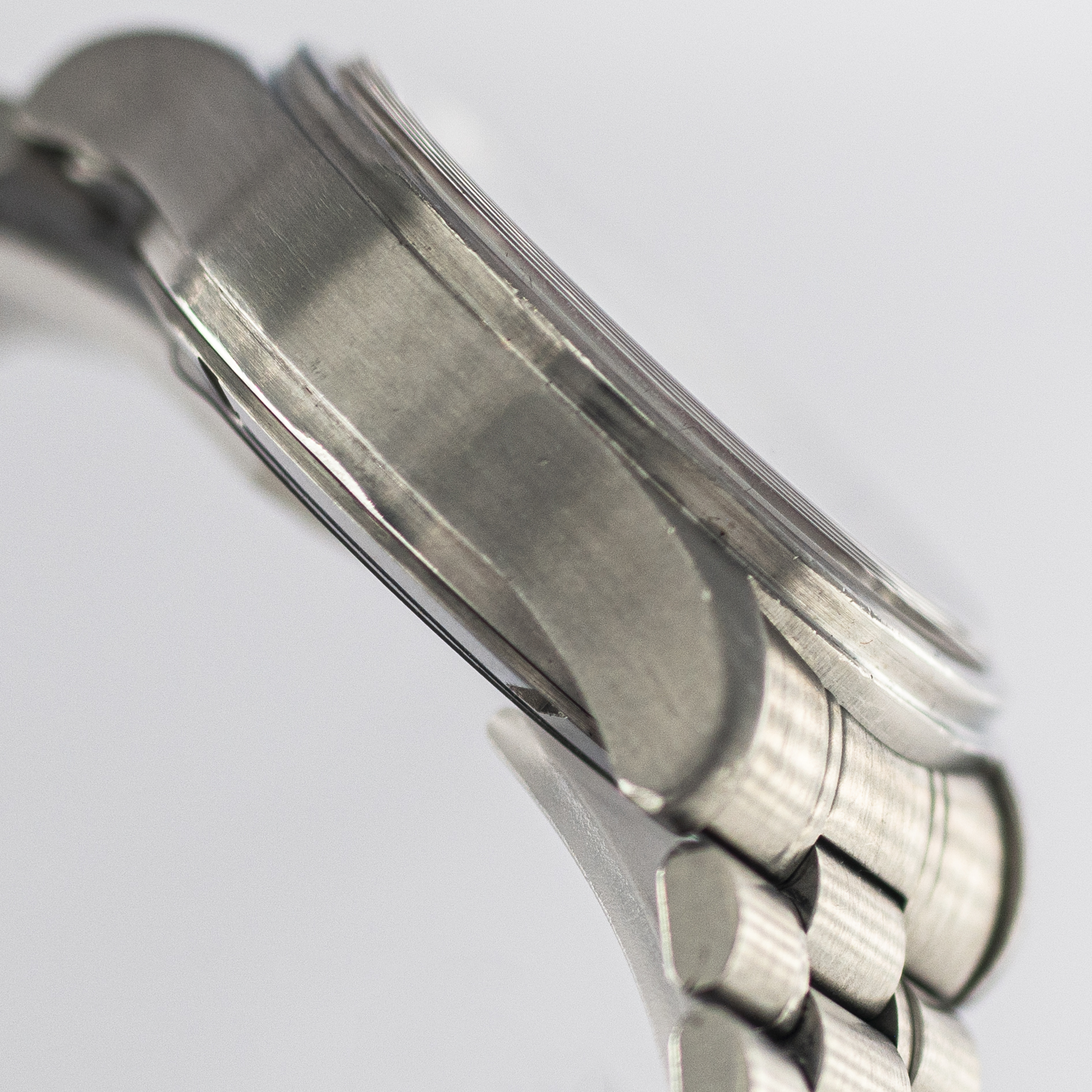 1145_marcels_watch_group_vinage_wristwatch_2003_omega_175.0310_dynamic_07