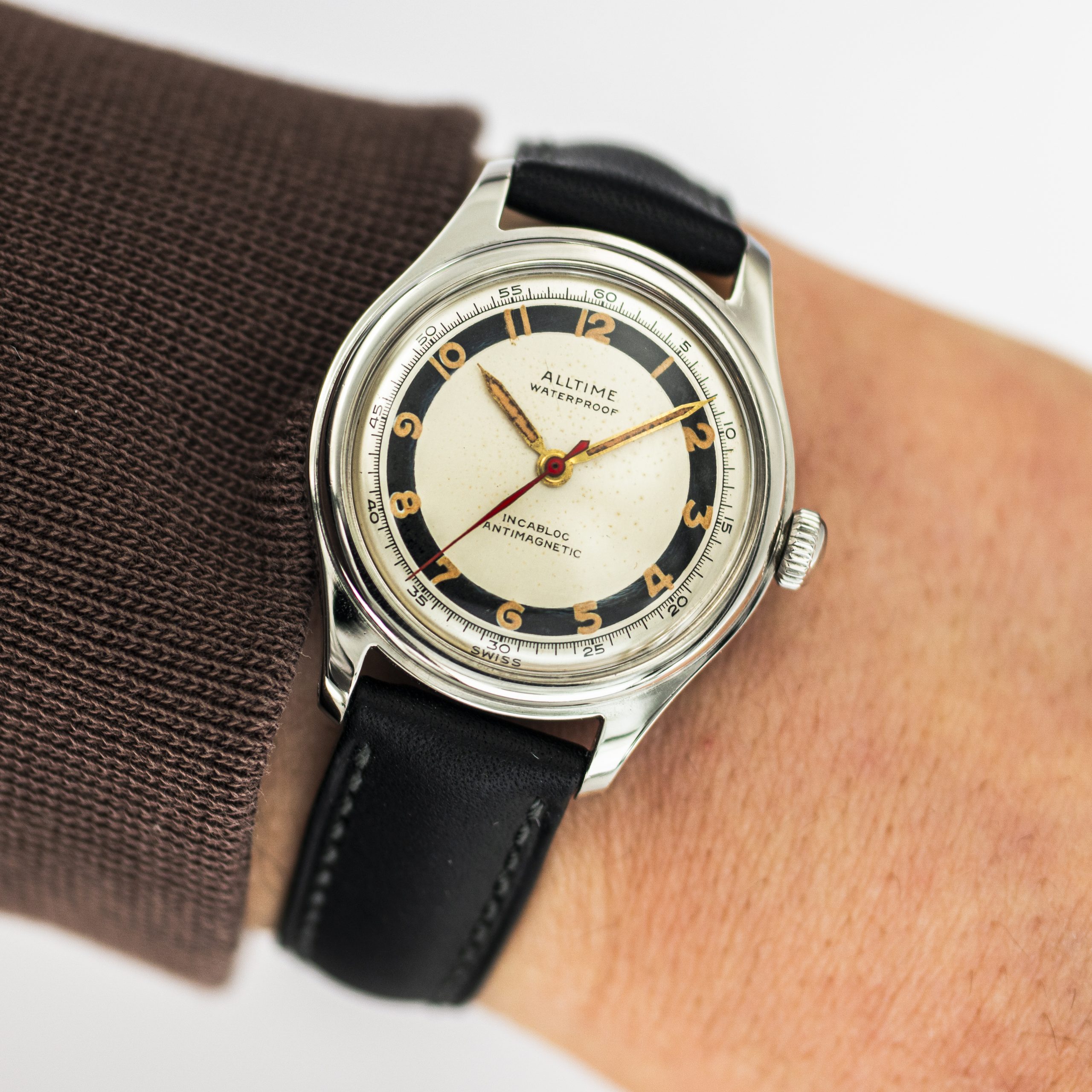 1202_marcels_watch_group_vintage_wristwatch_1960s_alltime_wristshot_02