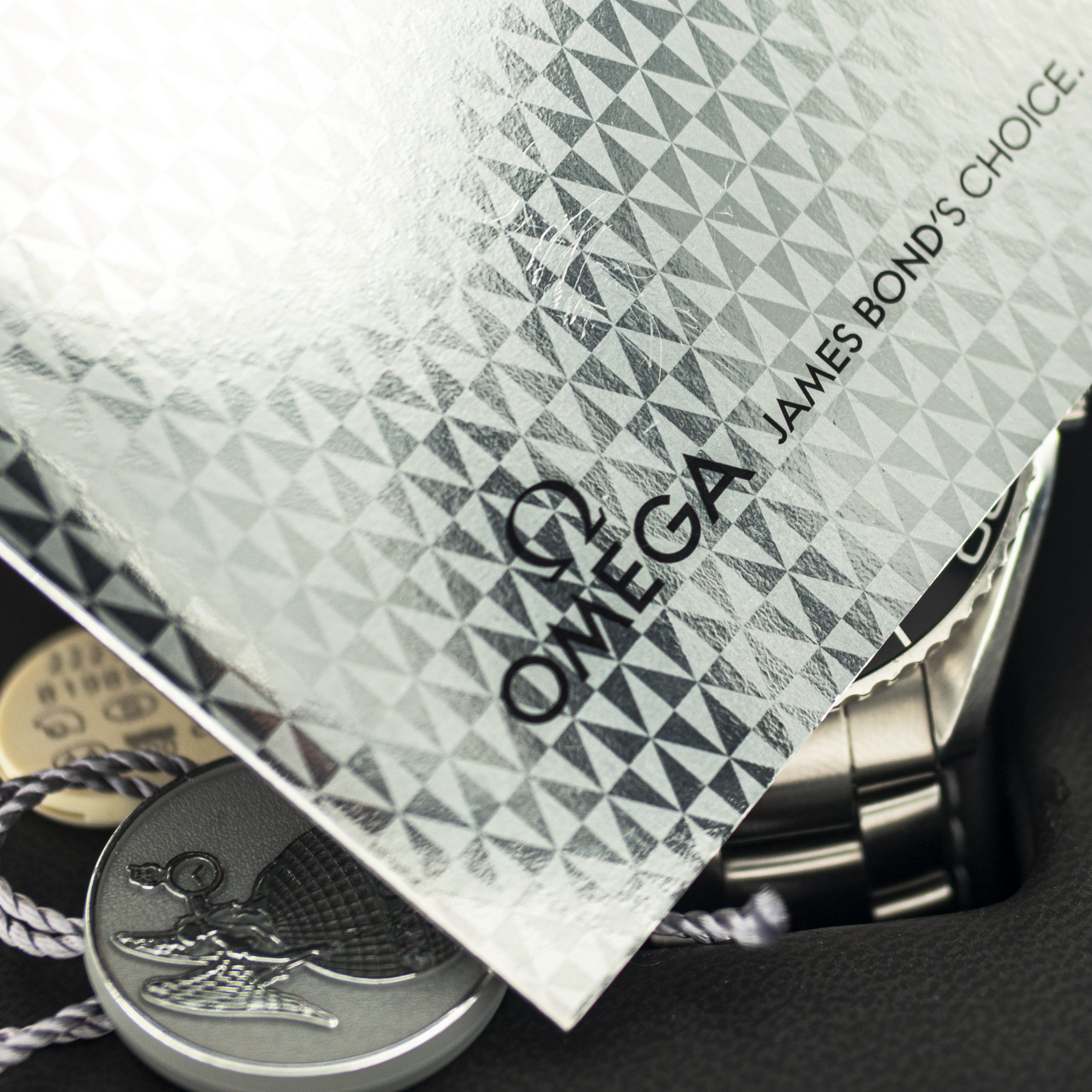 1212_marcels_watch_group_pre_owned_omega_222.30.46.20.01.001_planet_ocean_007_quantum_of_solace_04