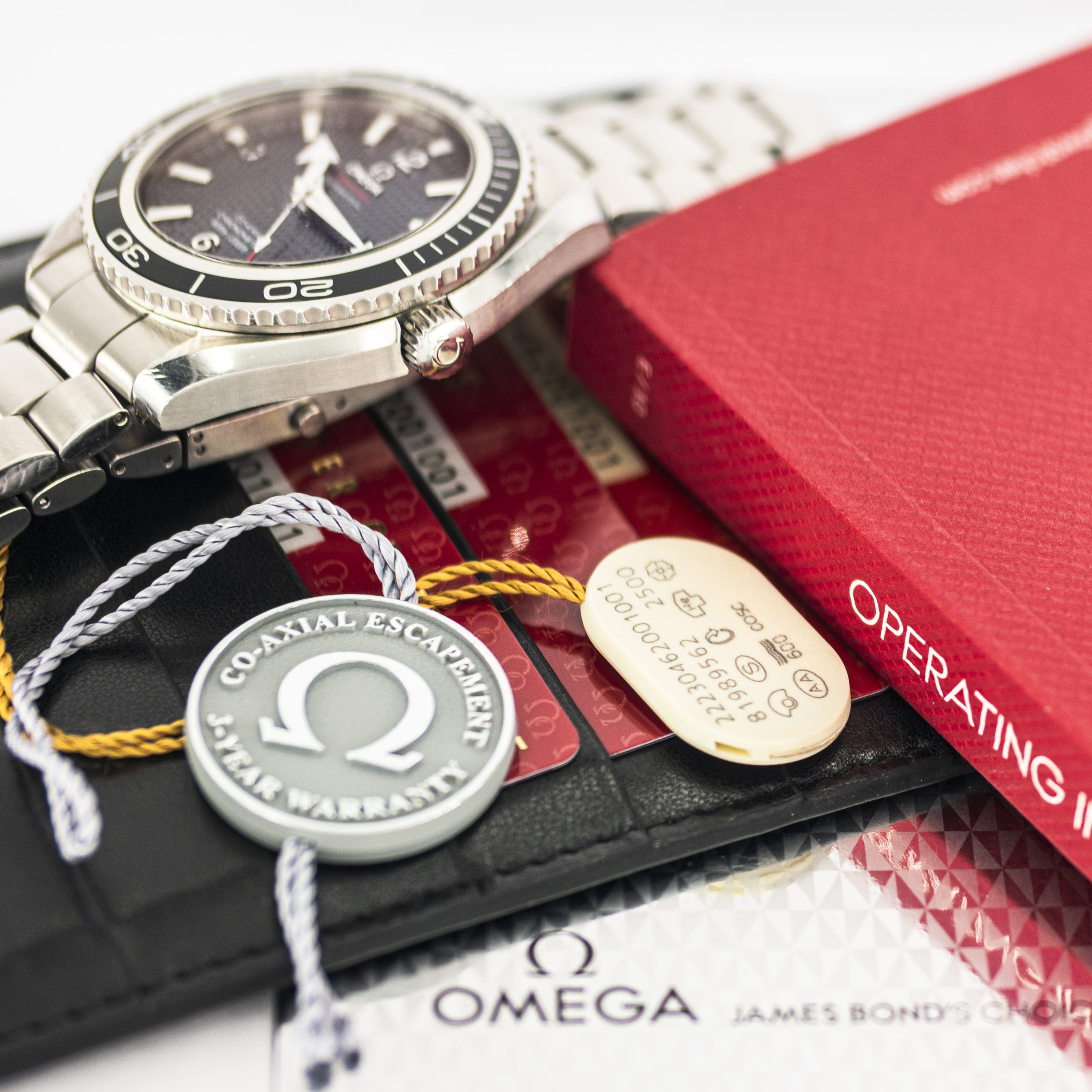 1212_marcels_watch_group_pre_owned_omega_222.30.46.20.01.001_planet_ocean_007_quantum_of_solace_07