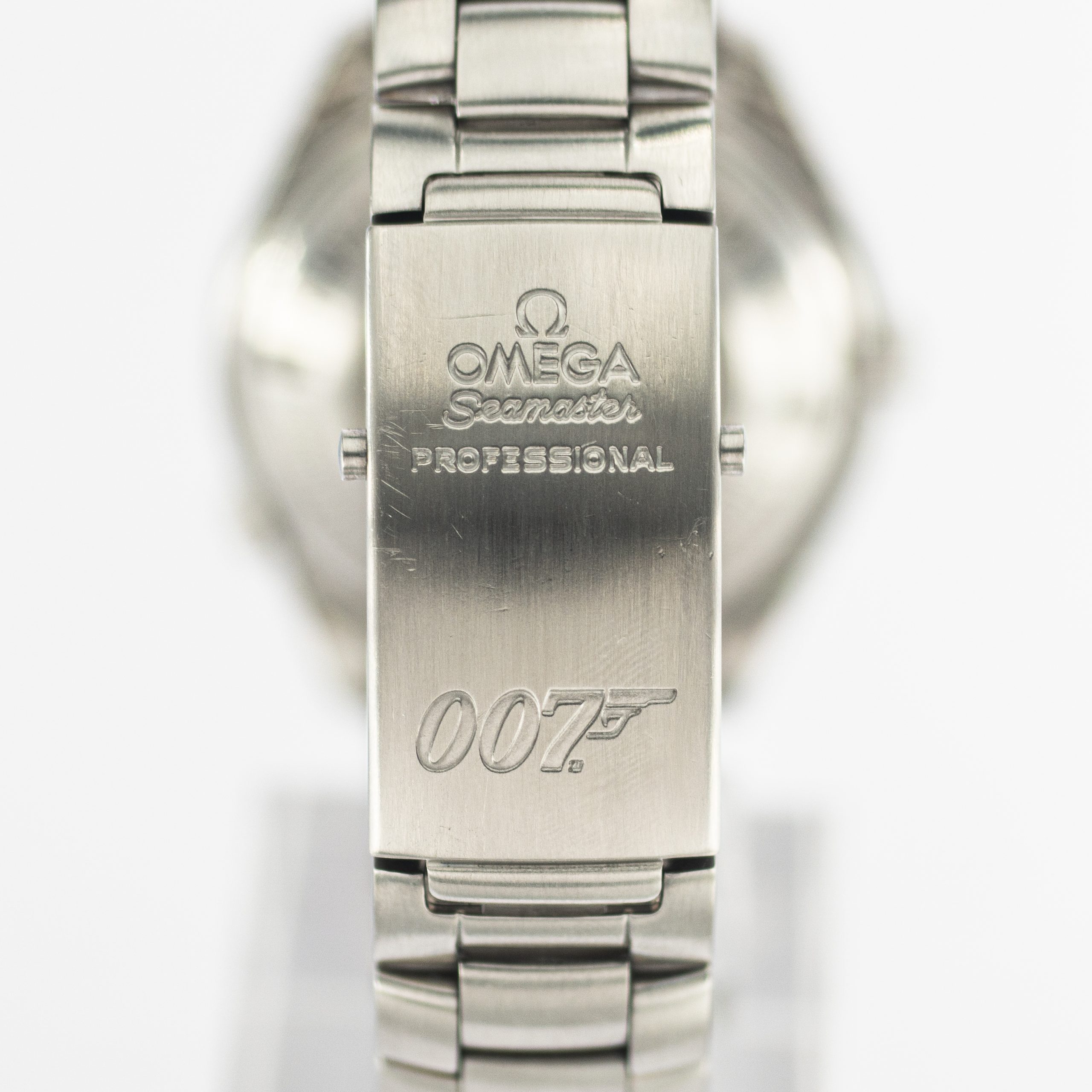 1212_marcels_watch_group_pre_owned_omega_222.30.46.20.01.001_planet_ocean_007_quantum_of_solace_12