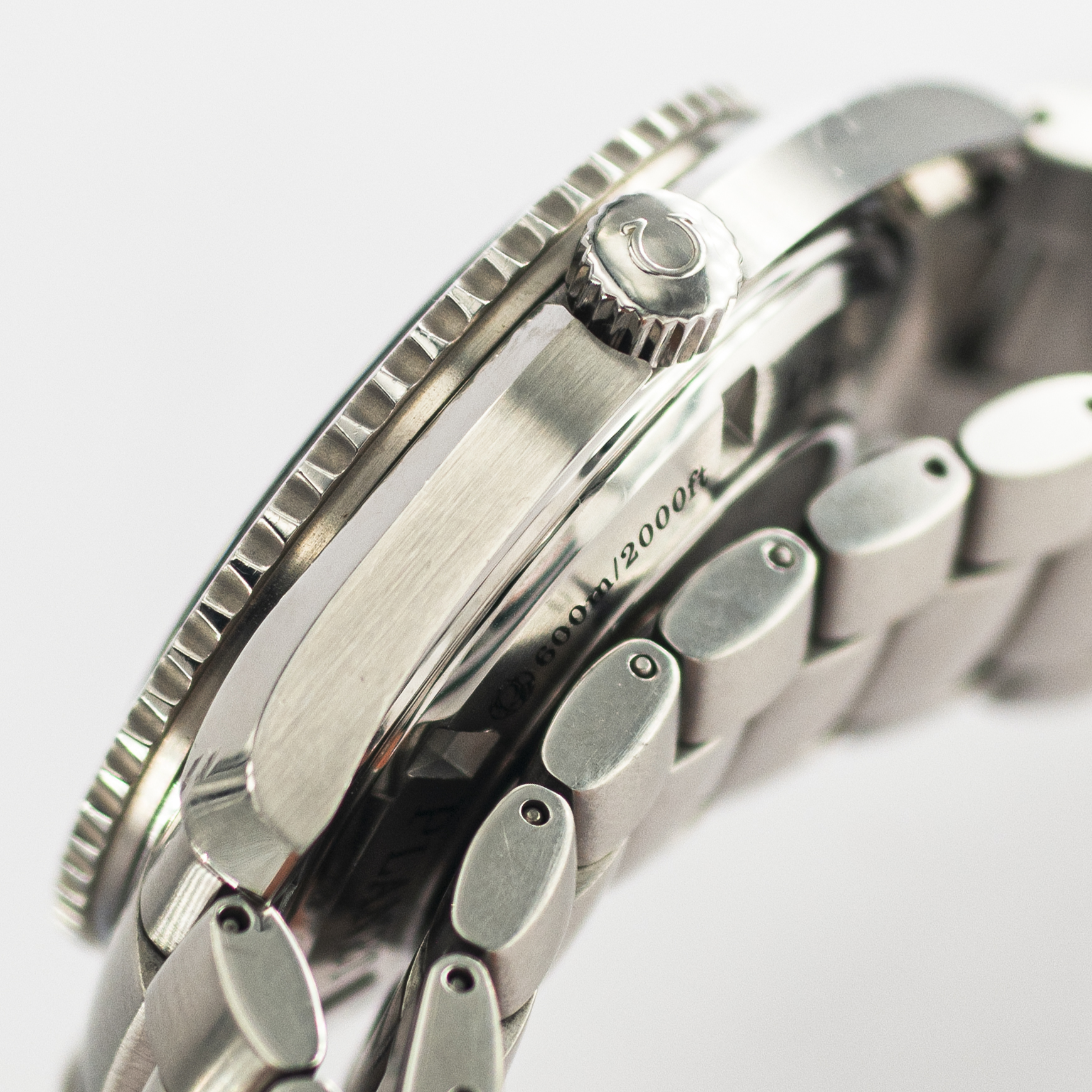 1212_marcels_watch_group_pre_owned_omega_222.30.46.20.01.001_planet_ocean_007_quantum_of_solace_19