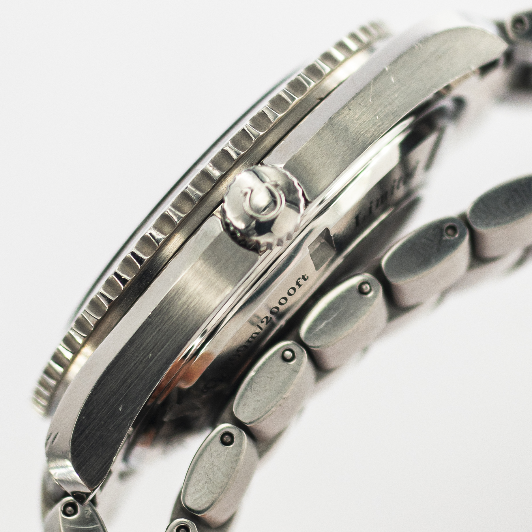 1212_marcels_watch_group_pre_owned_omega_222.30.46.20.01.001_planet_ocean_007_quantum_of_solace_20