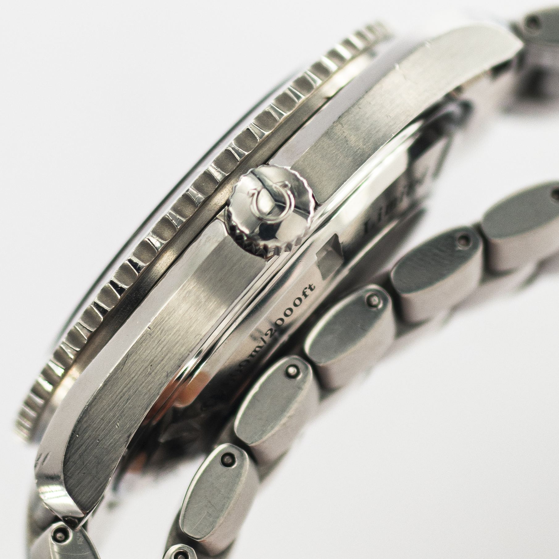 1212_marcels_watch_group_pre_owned_omega_222.30.46.20.01.001_planet_ocean_007_quantum_of_solace_21