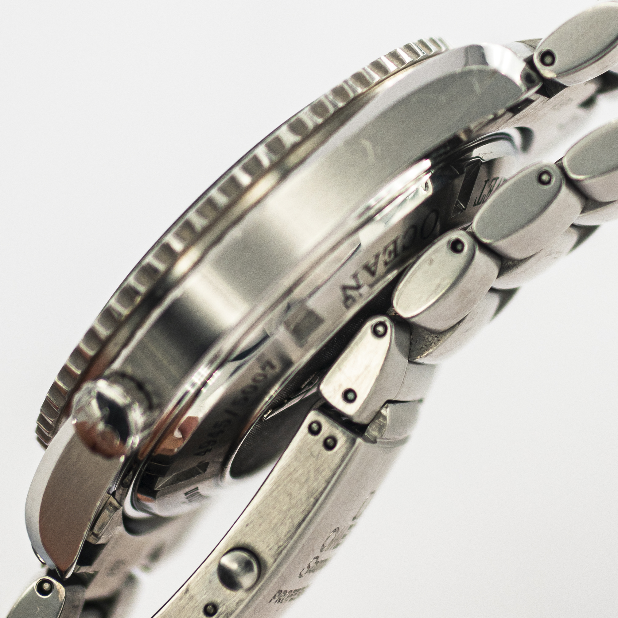 1212_marcels_watch_group_pre_owned_omega_222.30.46.20.01.001_planet_ocean_007_quantum_of_solace_22