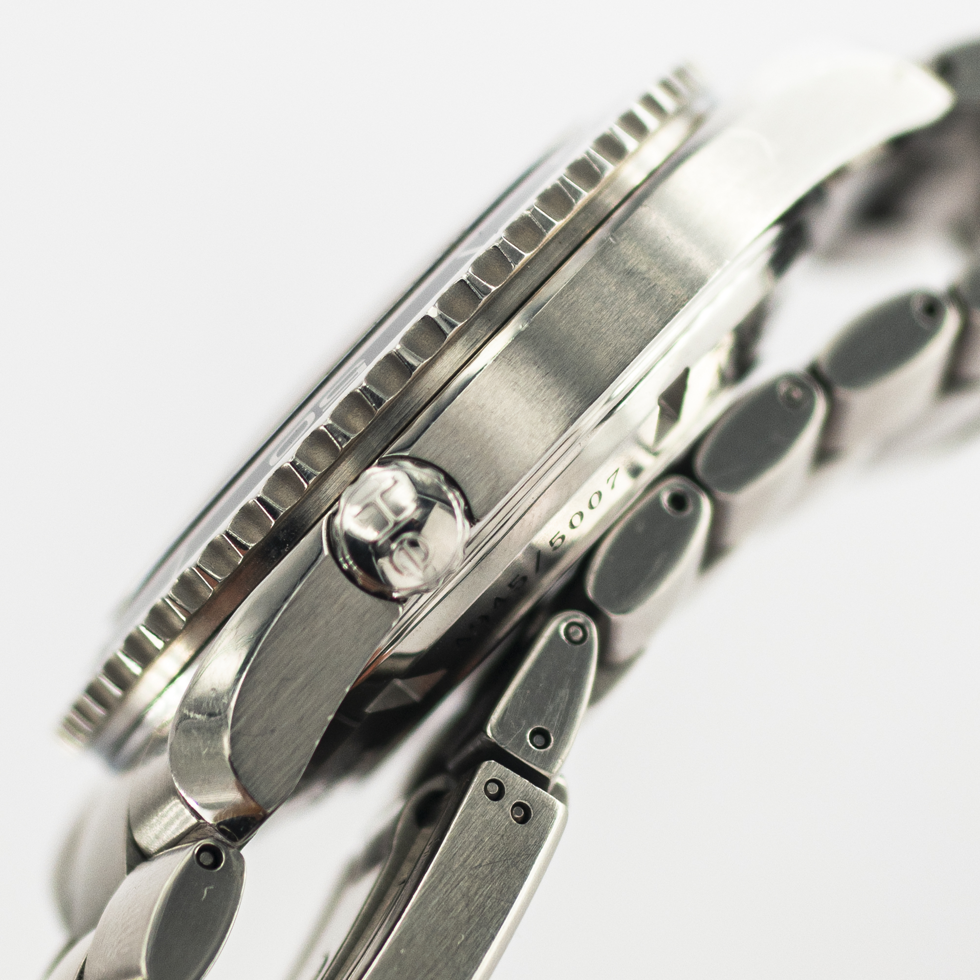 1212_marcels_watch_group_pre_owned_omega_222.30.46.20.01.001_planet_ocean_007_quantum_of_solace_23
