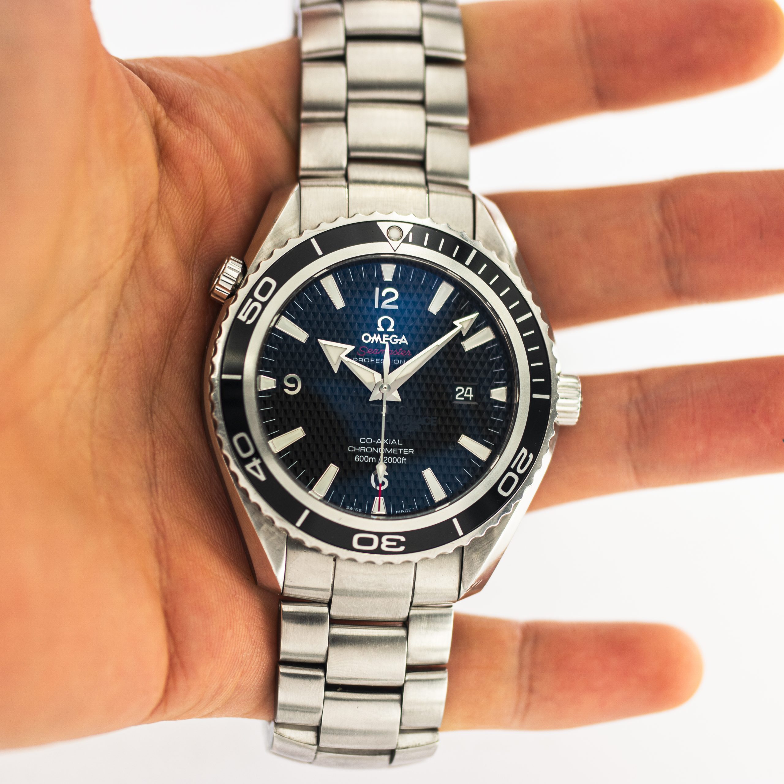 1212_marcels_watch_group_pre_owned_omega_222.30.46.20.01.001_planet_ocean_007_quantum_of_solace_35