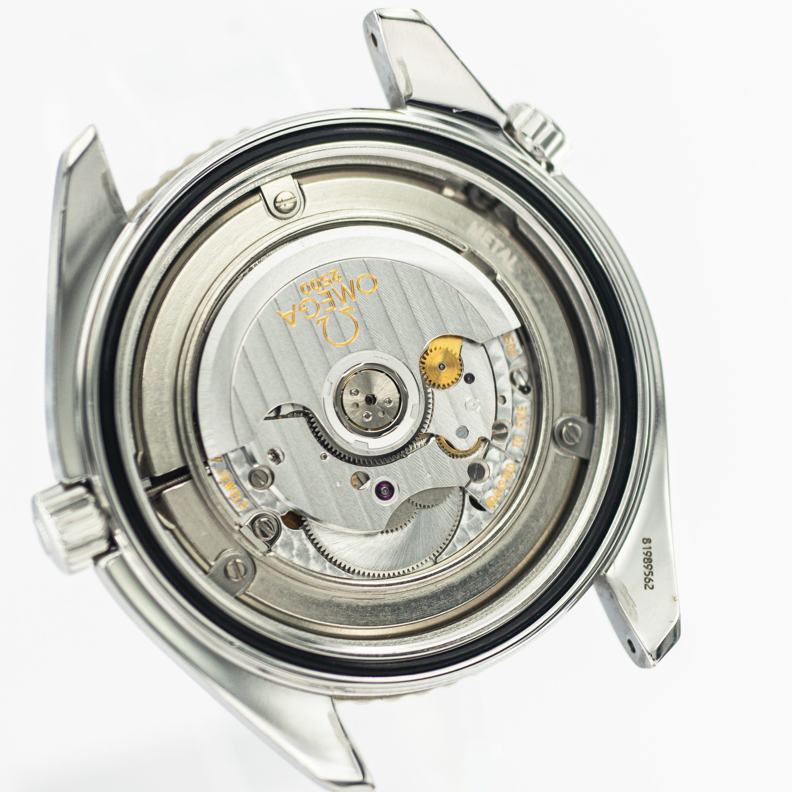 1212_marcels_watch_group_pre_owned_omega_222.30.46.20.01.001_planet_ocean_007_quantum_of_solace_43