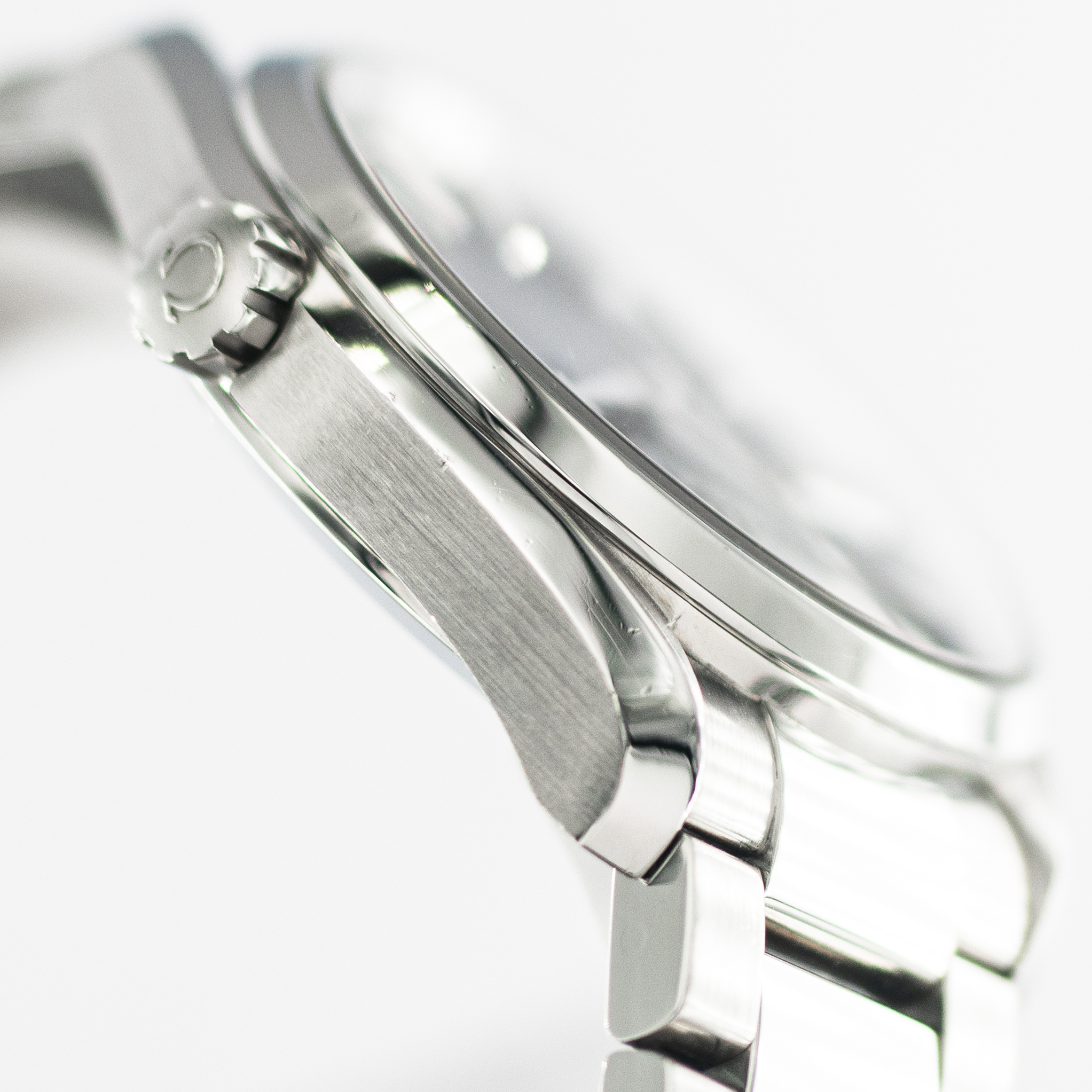 1217_marcels_watch_group_pre_owned_omega_231.10.42.21.03.003_seamaster_aqua_terra_sky_fall_16