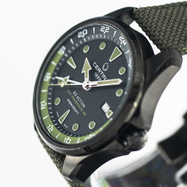 1226_marcels_watch_group_pre_owned_2023_certina_C032.429.38.051.00_ds_action_gmt_23