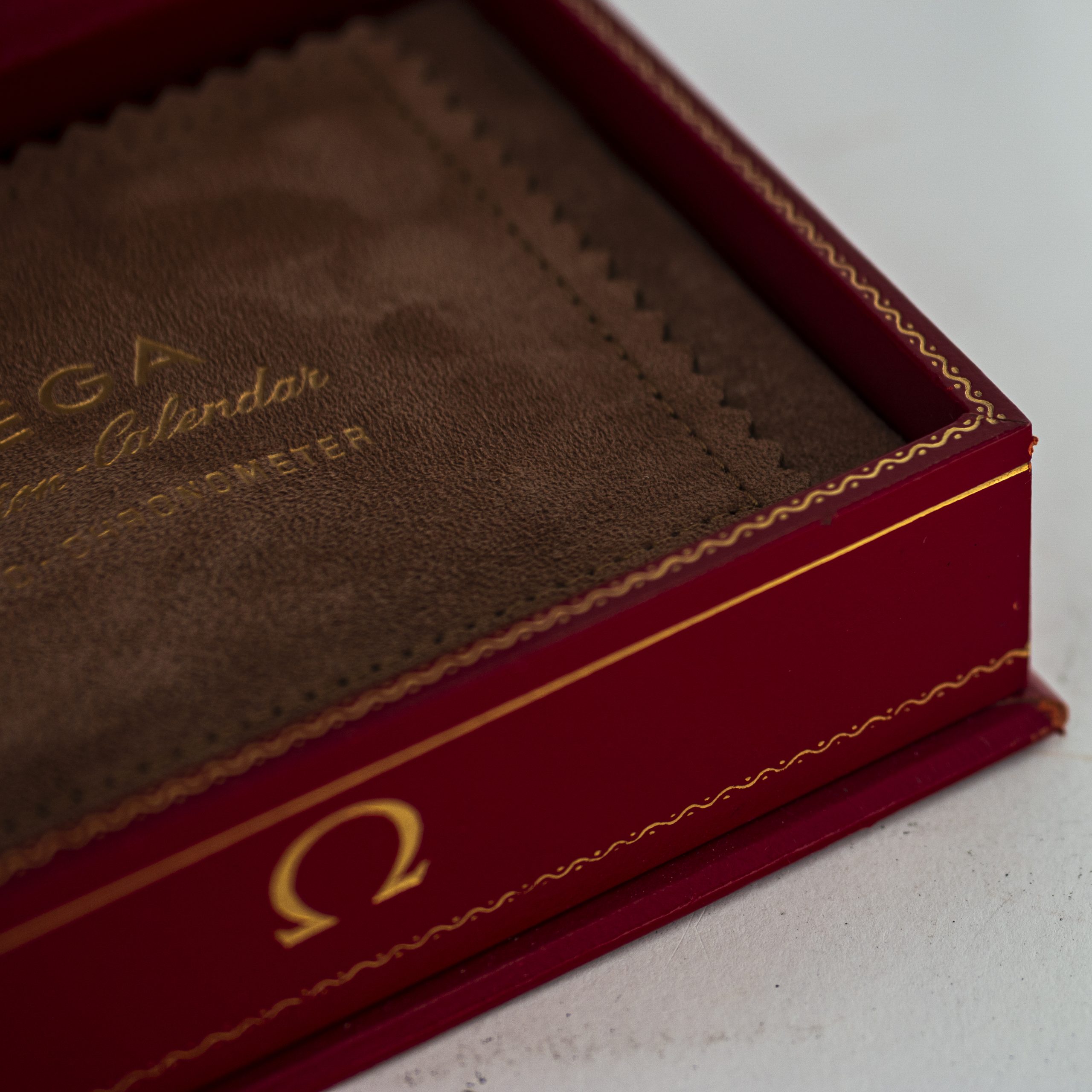 OMB013_marcels_watch_group_1950s_