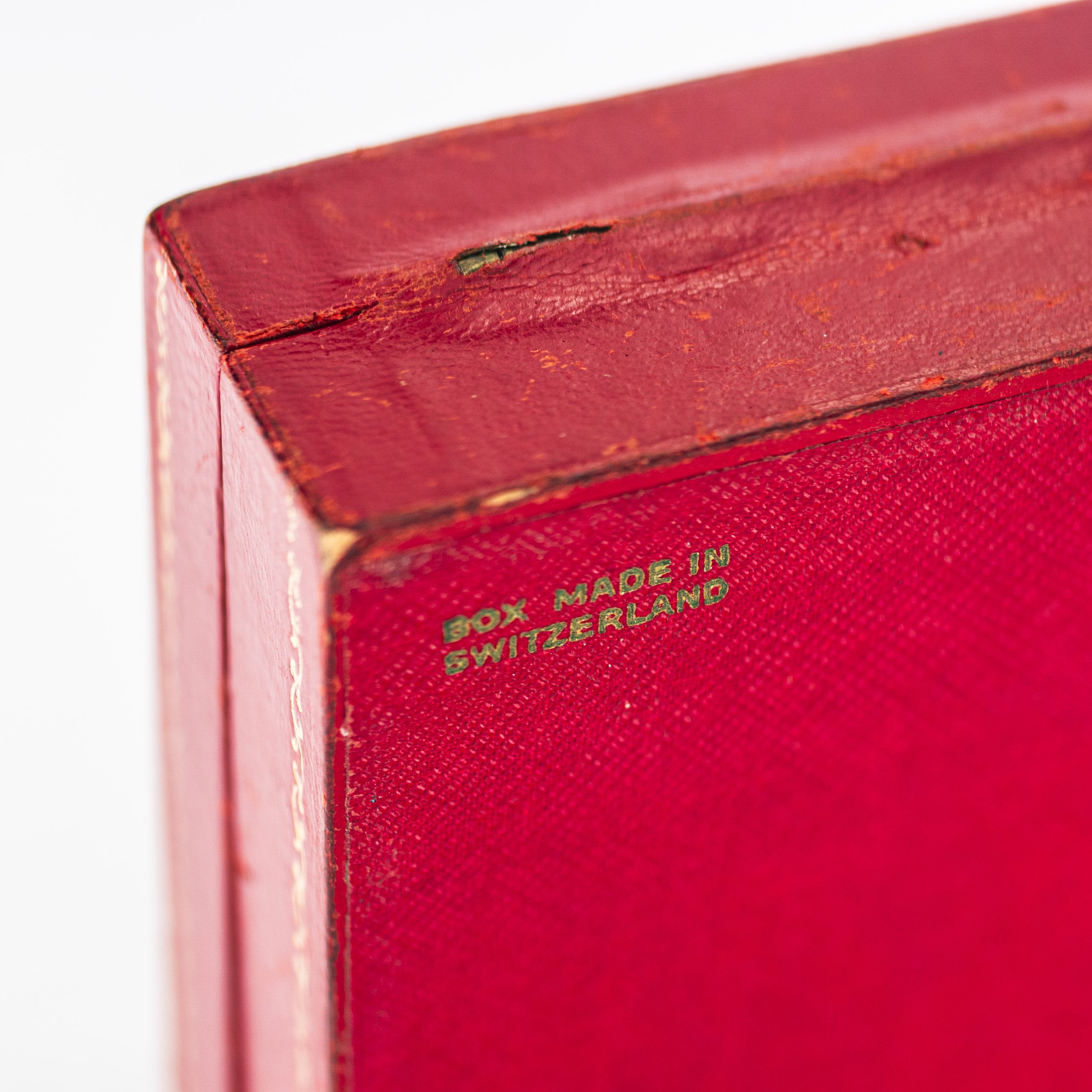 OMB014_marcels_watch_group_1950s_vintage_omega_watchbox_03