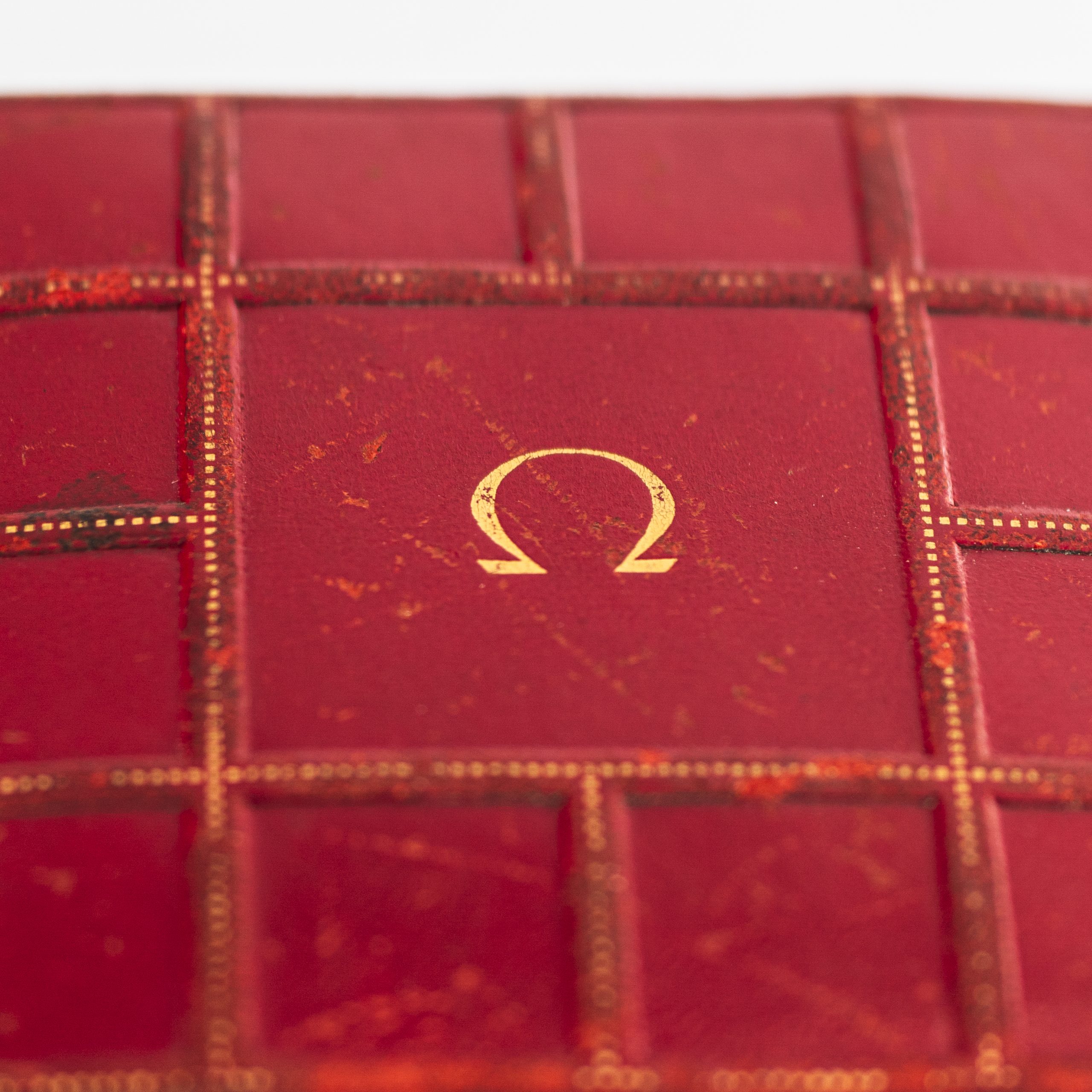 OMB014_marcels_watch_group_1950s_vintage_omega_watchbox_04