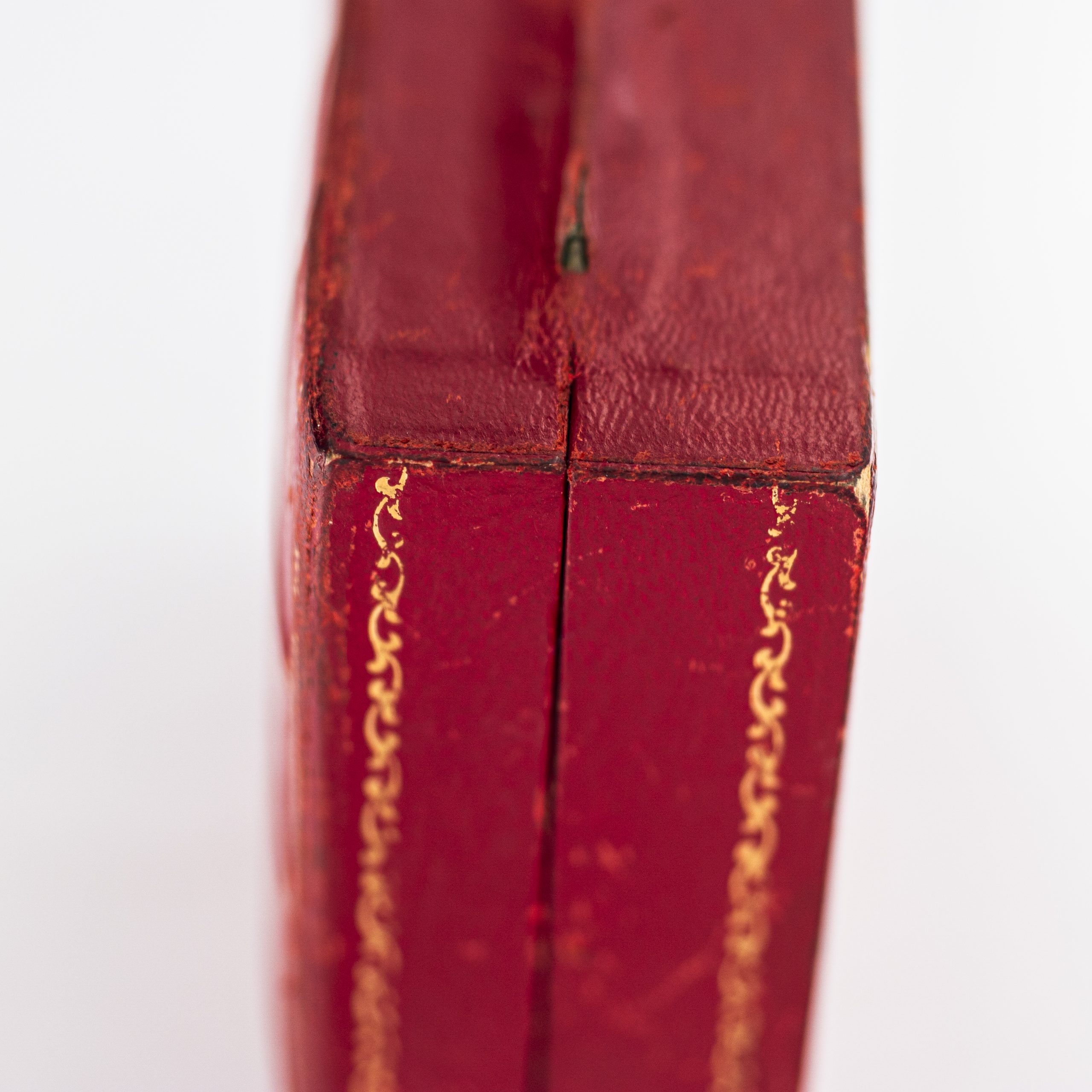 OMB014_marcels_watch_group_1950s_vintage_omega_watchbox_06