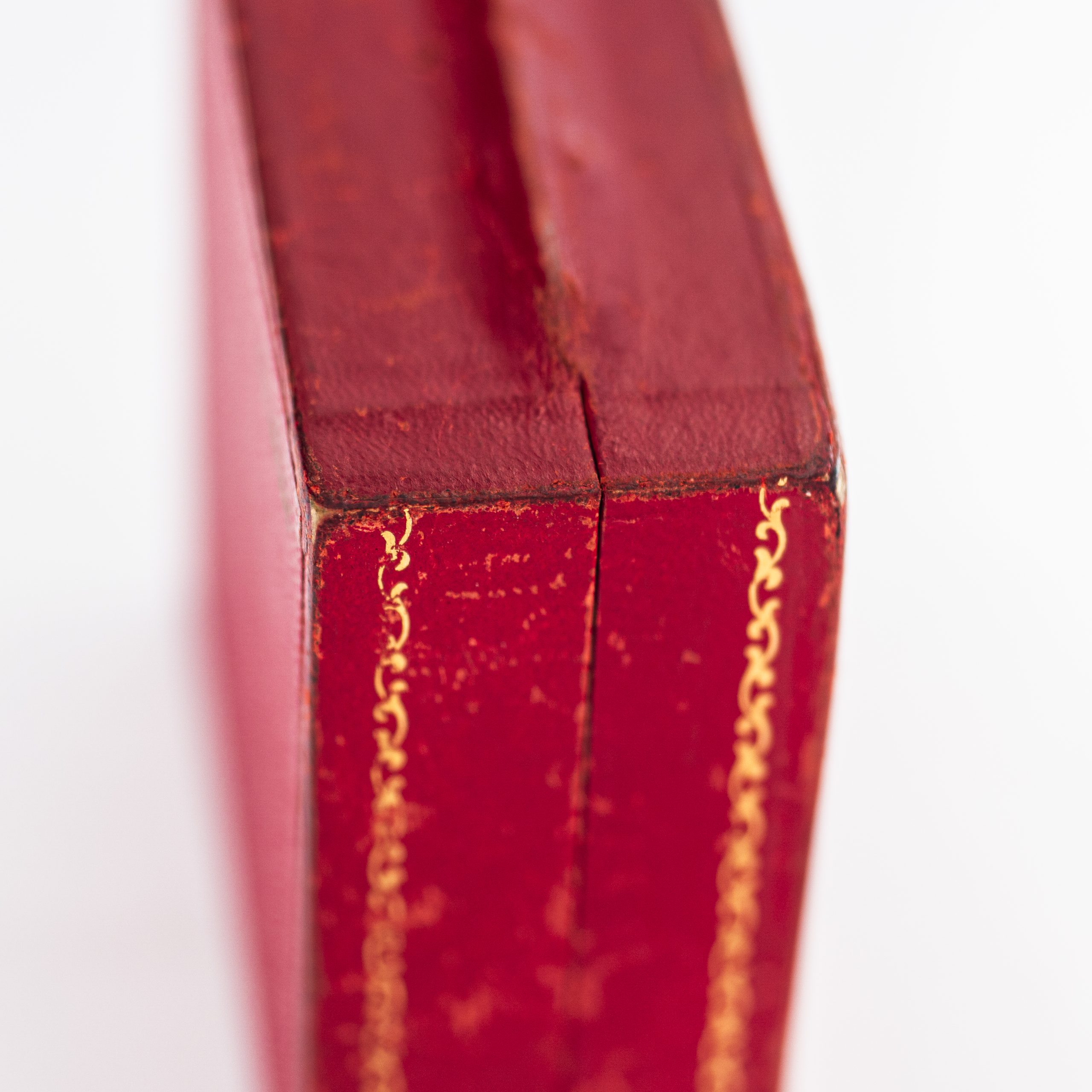 OMB014_marcels_watch_group_1950s_vintage_omega_watchbox_08