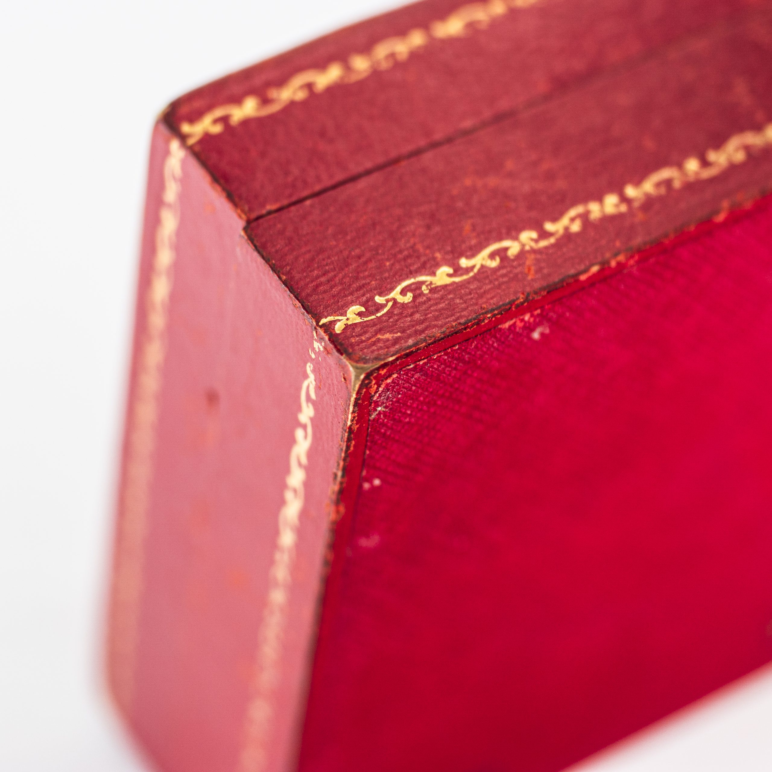 OMB014_marcels_watch_group_1950s_vintage_omega_watchbox_09