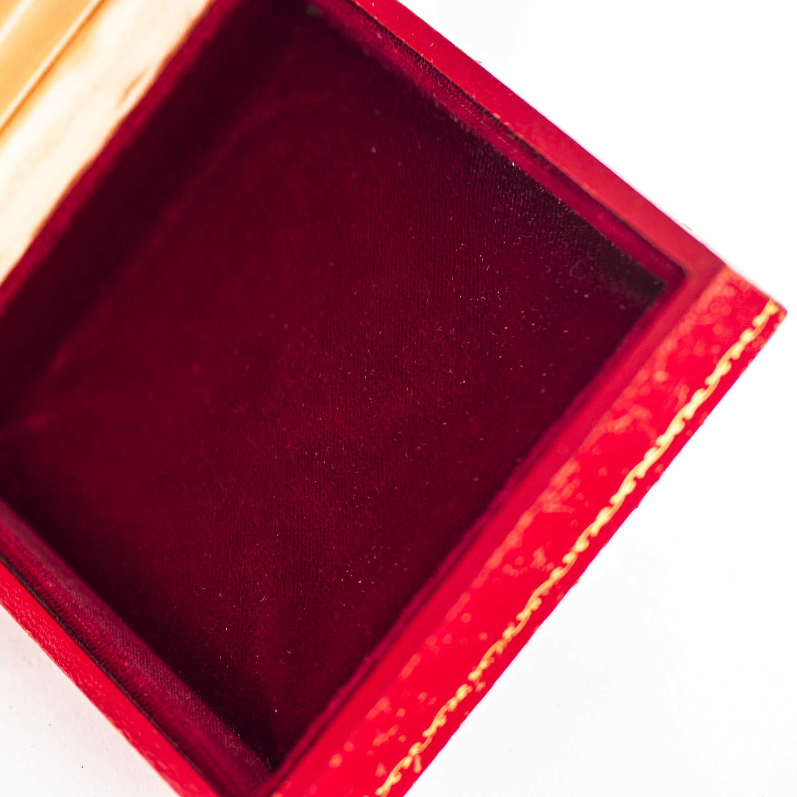 OMB014_marcels_watch_group_1950s_vintage_omega_watchbox_17