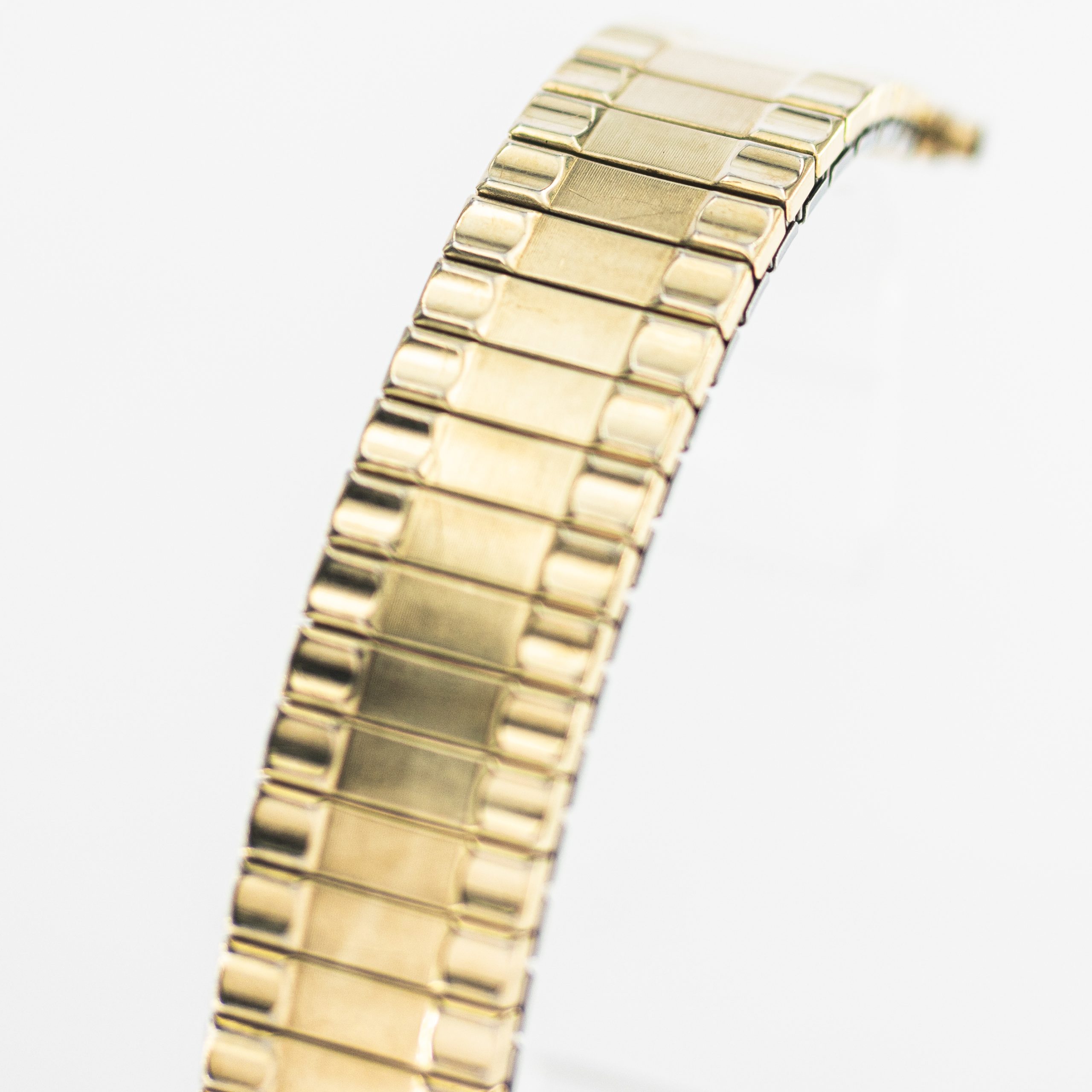 STR0077_marcels_watch_group_JB_champion_vintage_flexi_watch_bracelet_02