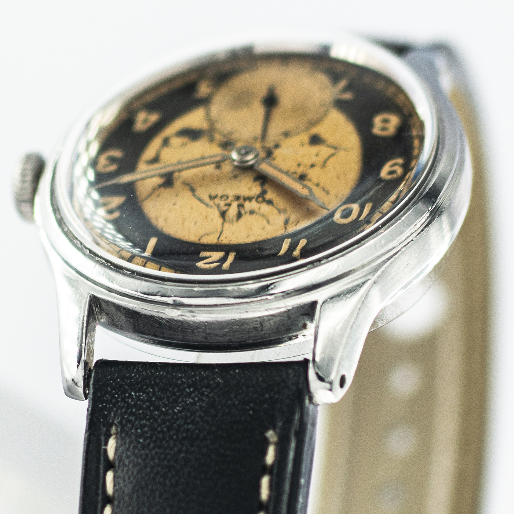 1230_marcels_watch_group_1944_vintage_watch_omega_2400_suveran_01