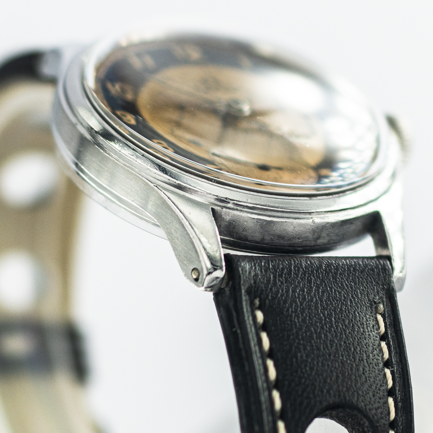 1230_marcels_watch_group_1944_vintage_watch_omega_2400_suveran_02