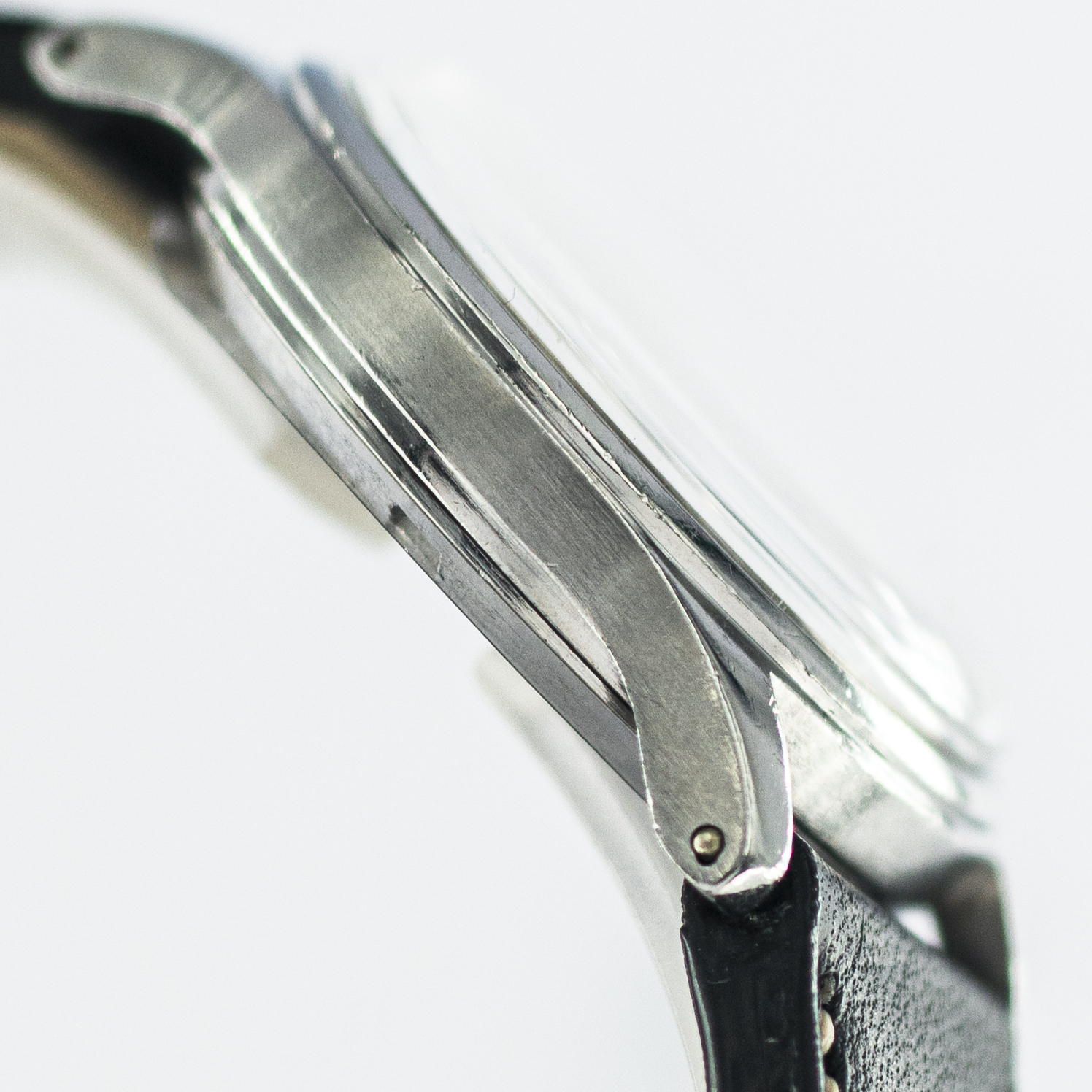 1230_marcels_watch_group_1944_vintage_watch_omega_2400_suveran_03