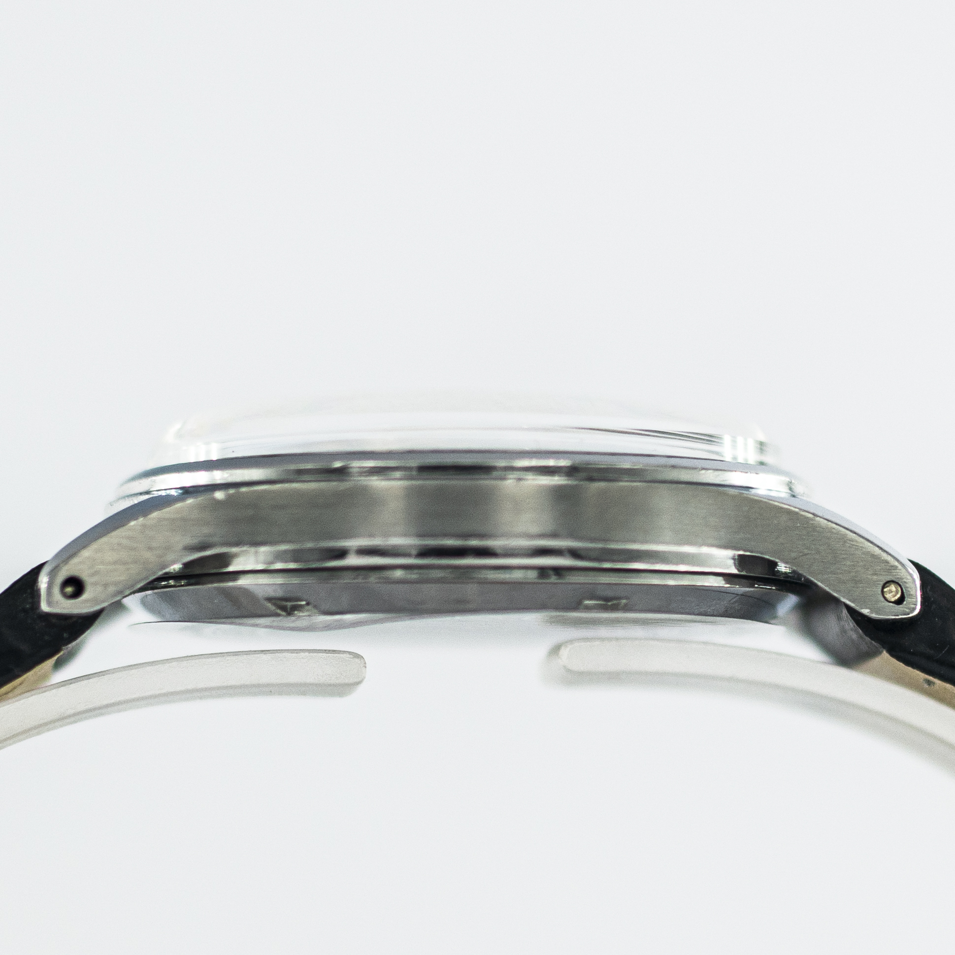 1230_marcels_watch_group_1944_vintage_watch_omega_2400_suveran_05
