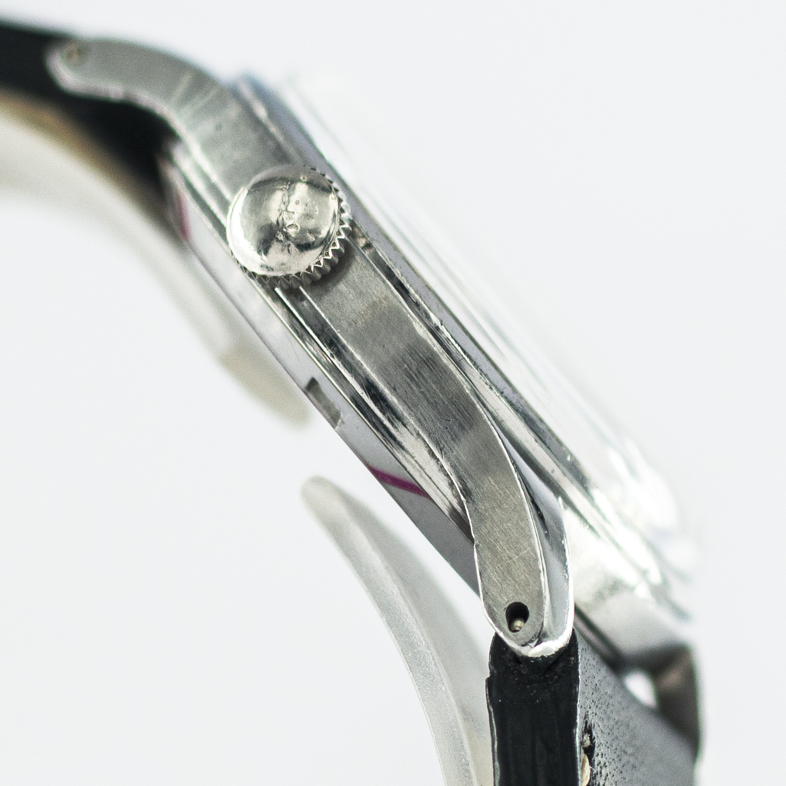 1230_marcels_watch_group_1944_vintage_watch_omega_2400_suveran_06
