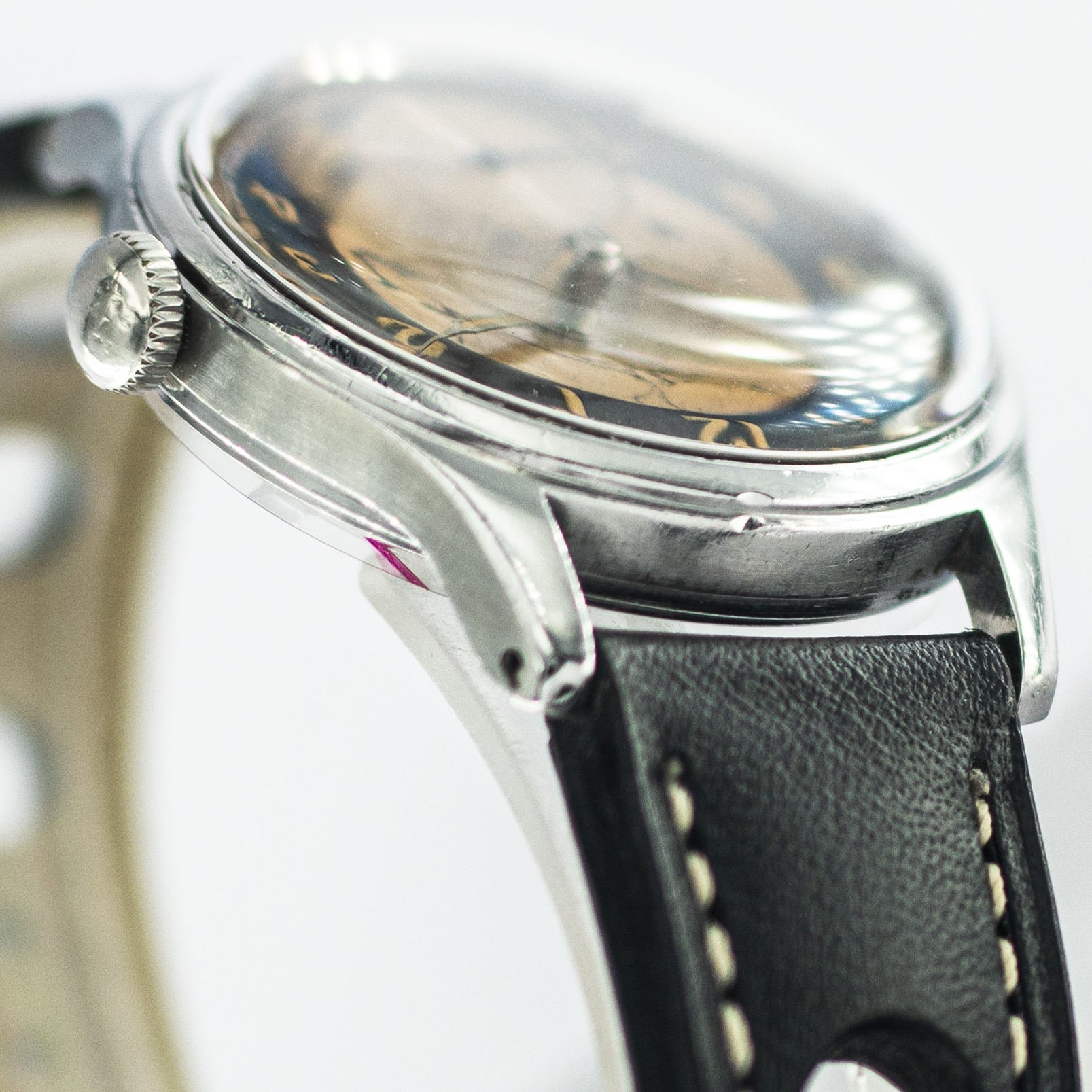 1230_marcels_watch_group_1944_vintage_watch_omega_2400_suveran_10