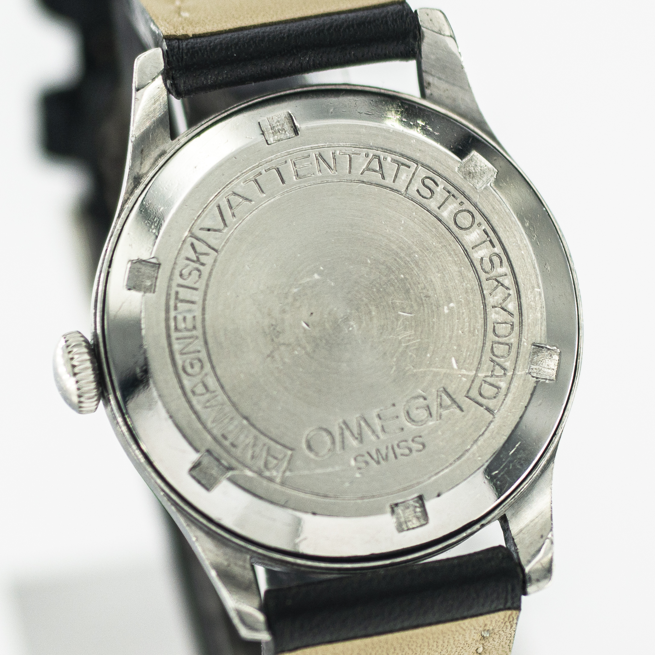 1230_marcels_watch_group_1944_vintage_watch_omega_2400_suveran_15