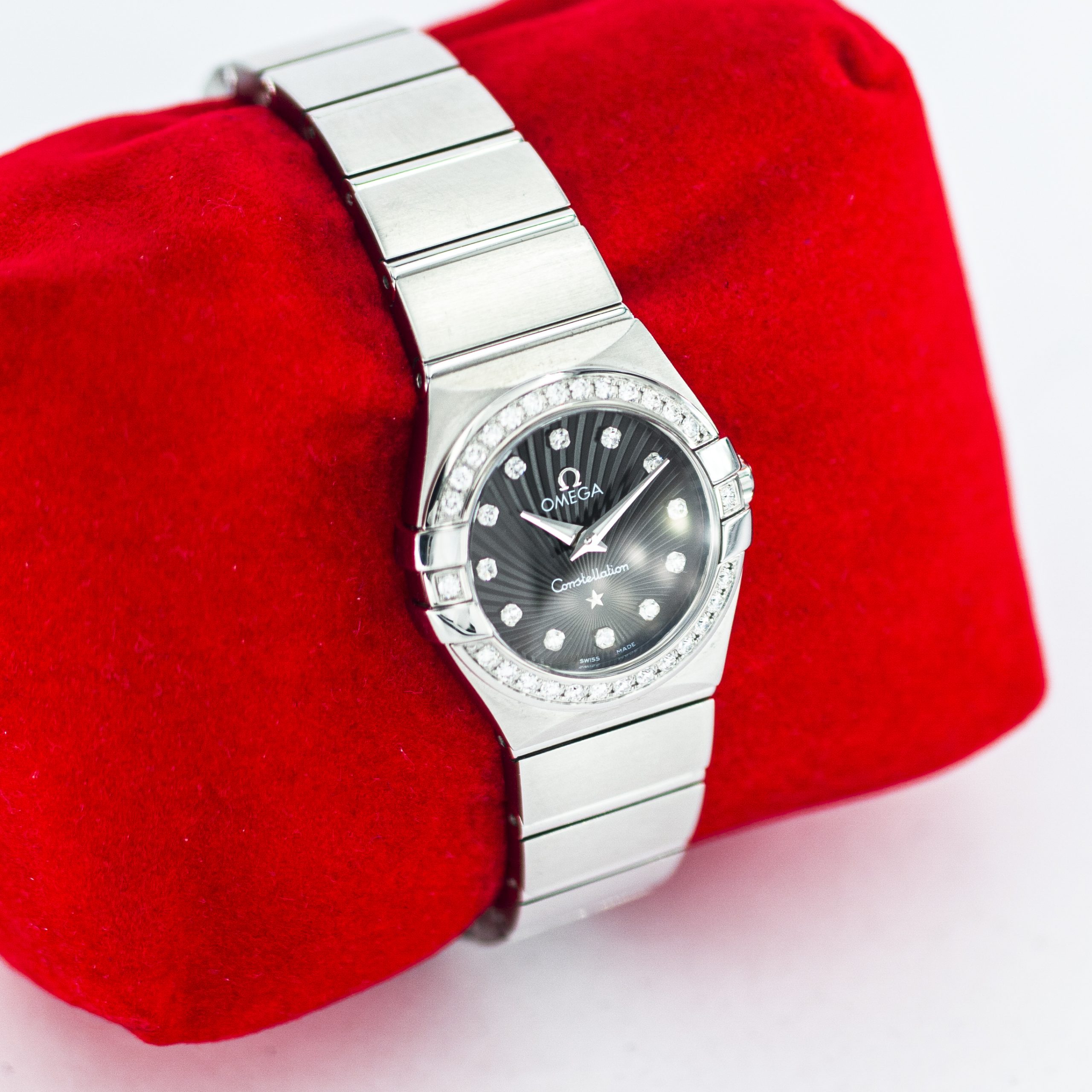 1263_marcels_watch_group_pre-owned_2010s_ladies_omega_895.1001_123.15.27.60.51.002_constellation_box_05-scaled.jpg