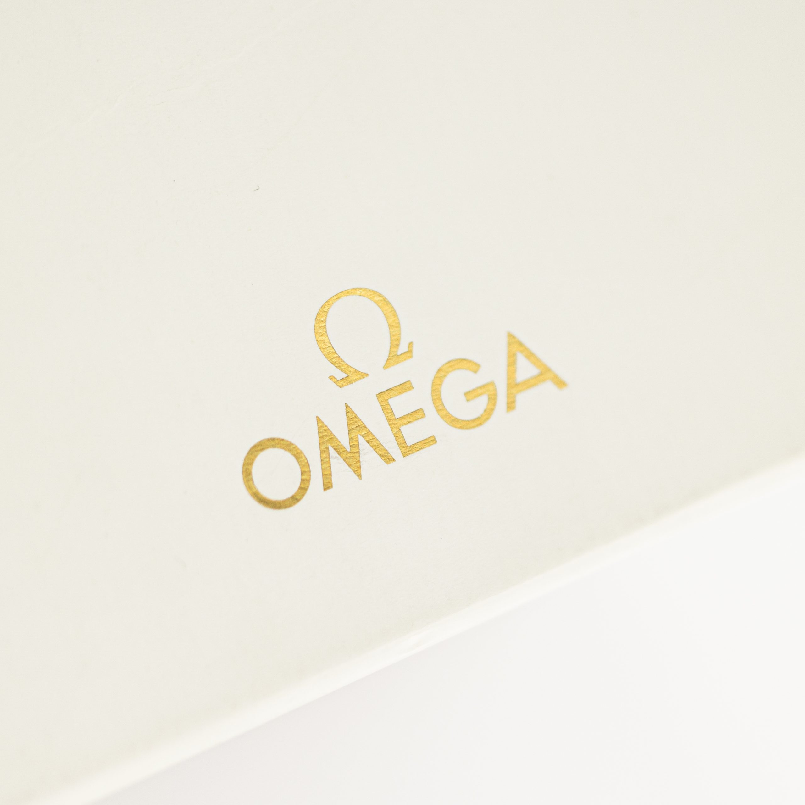 1263_marcels_watch_group_pre-owned_2010s_ladies_omega_895.1001_123.15.27.60.51.002_constellation_box_10-scaled.jpg