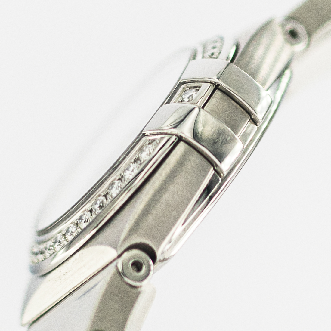 1263_marcels_watch_group_pre-owned_2010s_ladies_omega_895.1001_123.15.27.60.51.002_constellation_case_side_02.jpg