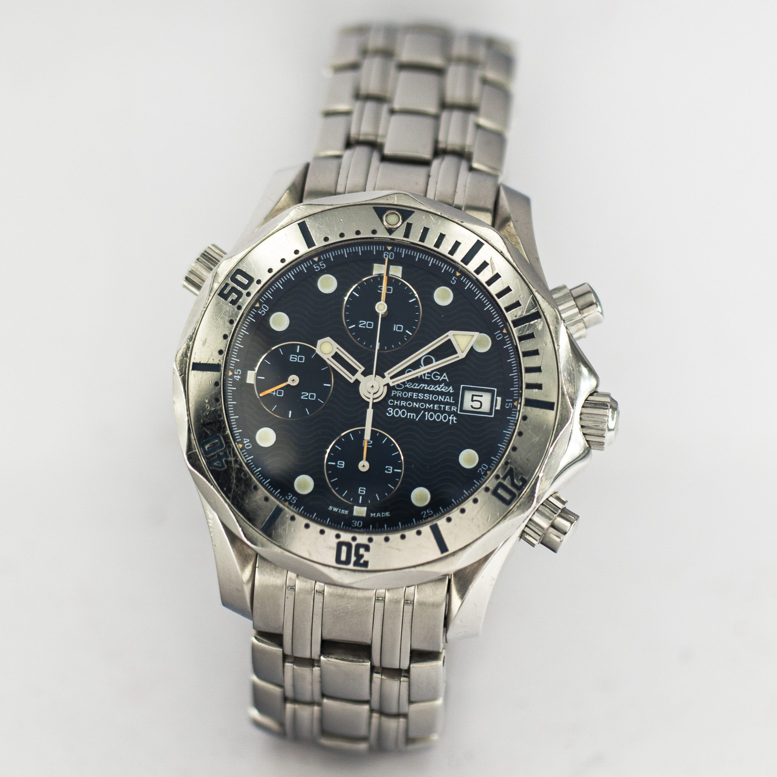 1283_marcels_watch_group_wrist_watch_1999_omega_2598.80professional_seamaster_300m_chronograph_dial_06