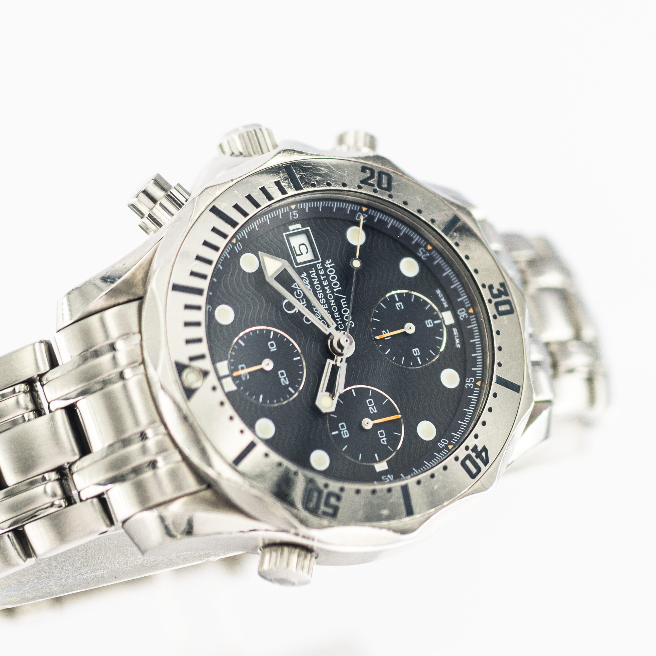 1283_marcels_watch_group_wrist_watch_1999_omega_2598.80professional_seamaster_300m_chronograph_dial_07