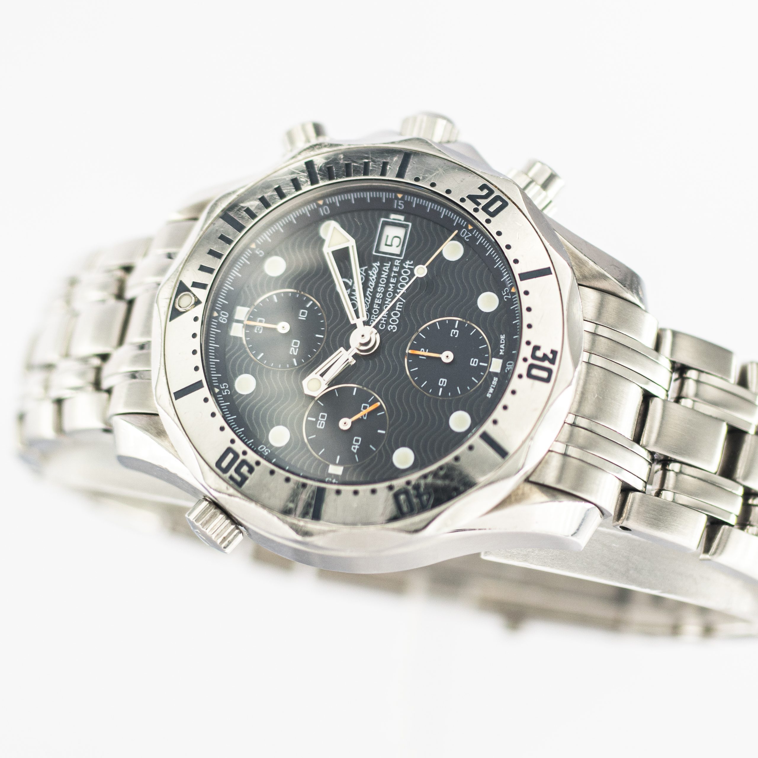 1283_marcels_watch_group_wrist_watch_1999_omega_2598.80professional_seamaster_300m_chronograph_dial_08