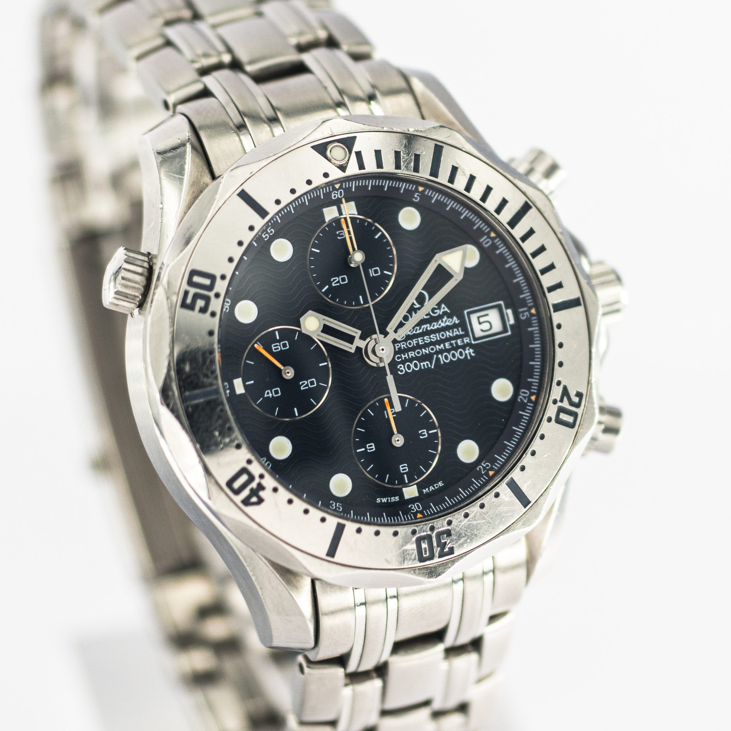 1283_marcels_watch_group_wrist_watch_1999_omega_2598.80professional_seamaster_300m_chronograph_dial_12