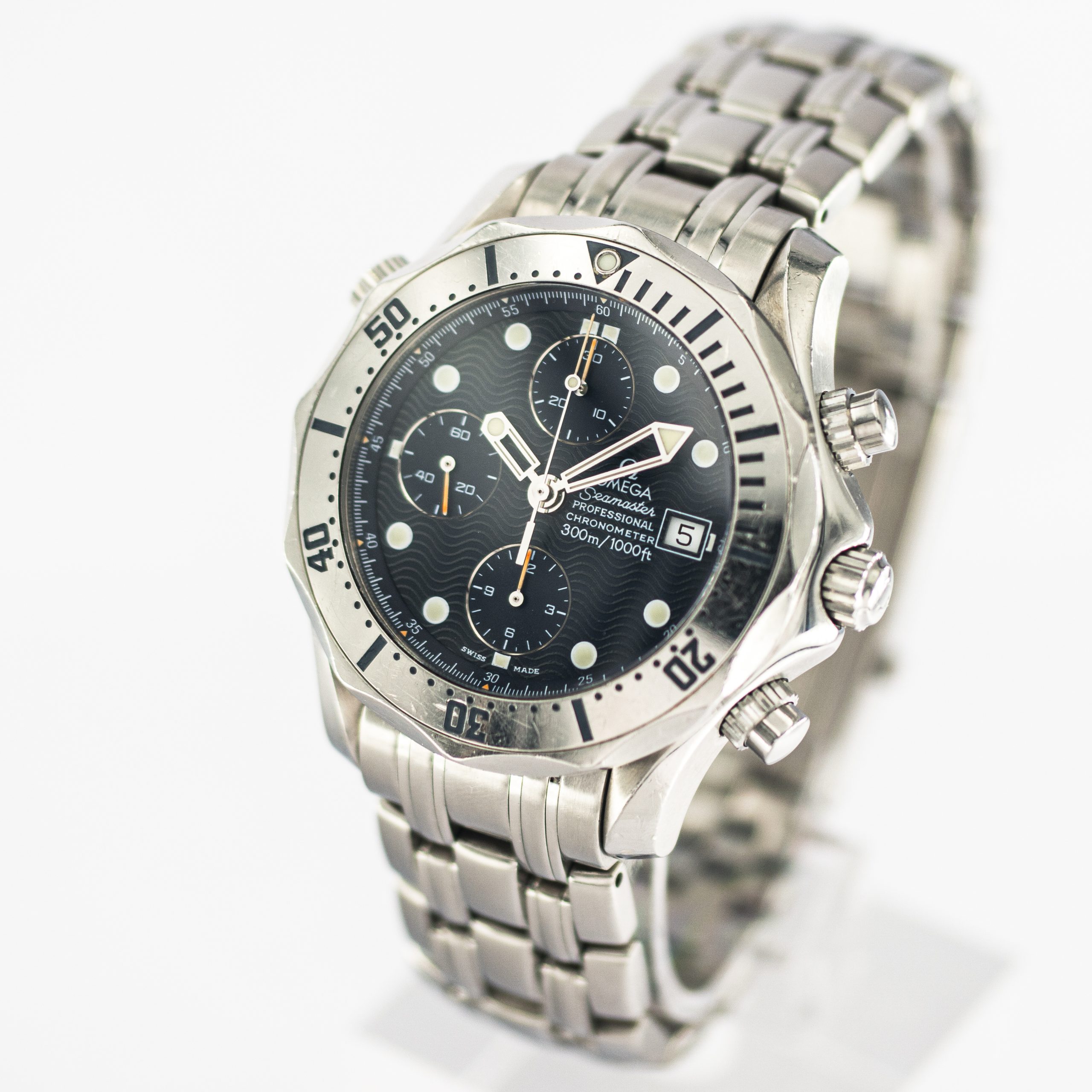 1283_marcels_watch_group_wrist_watch_1999_omega_2598.80professional_seamaster_300m_chronograph_dial_15