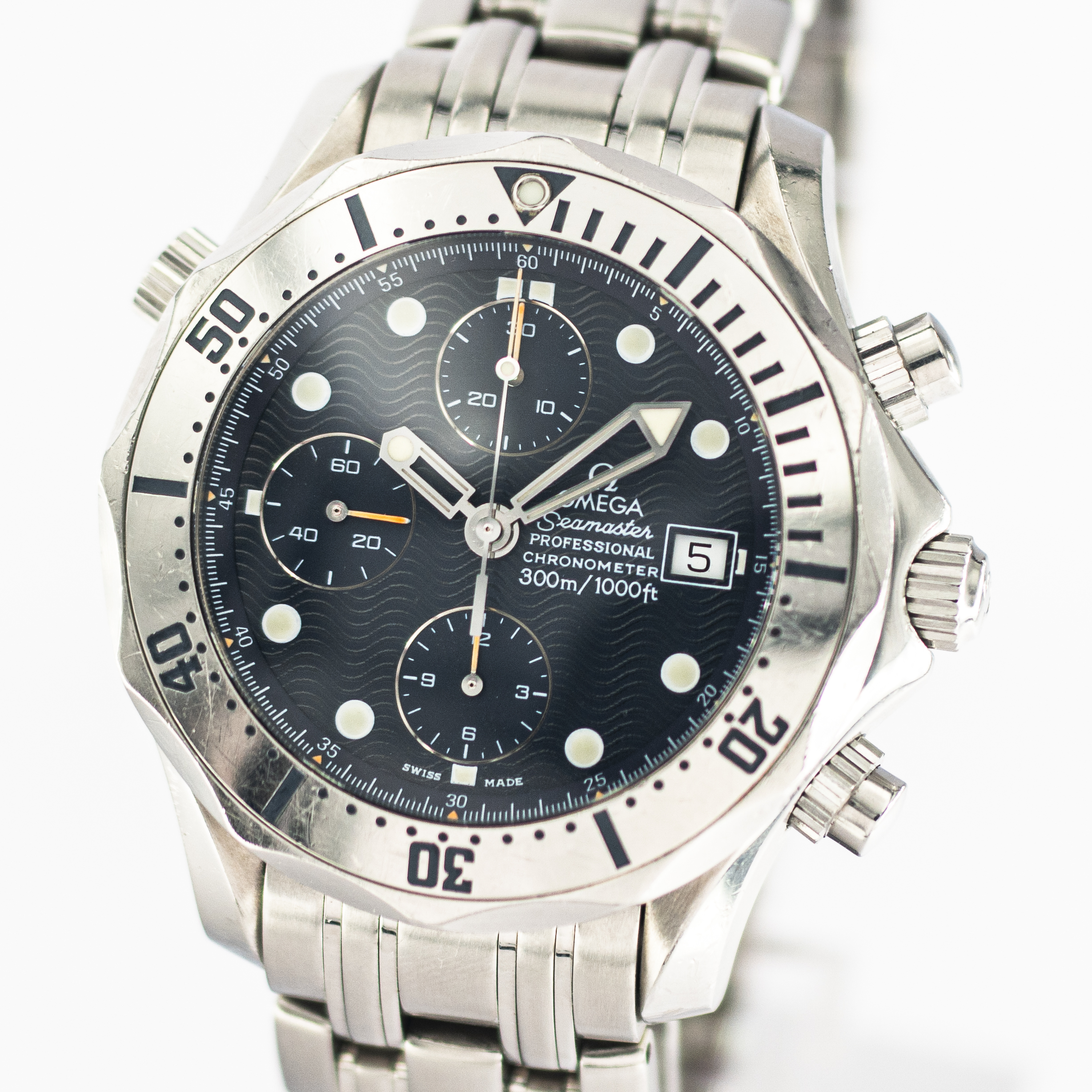 1283_marcels_watch_group_wrist_watch_1999_omega_2598.80professional_seamaster_300m_chronograph_dial_17