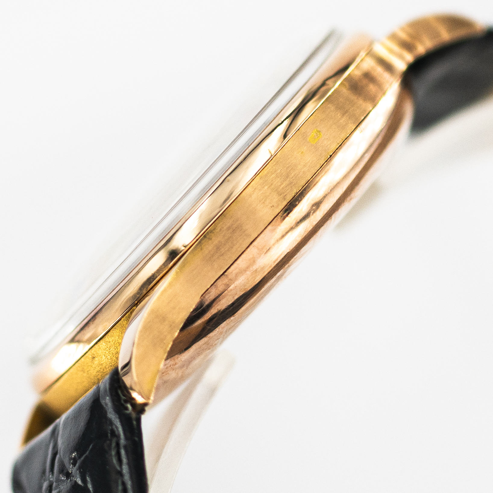 1302_marcels_watch_group_vintage_wristwatch_1950s_chronographe_suisse_18CT_rose_gold_aidix_case_side_03