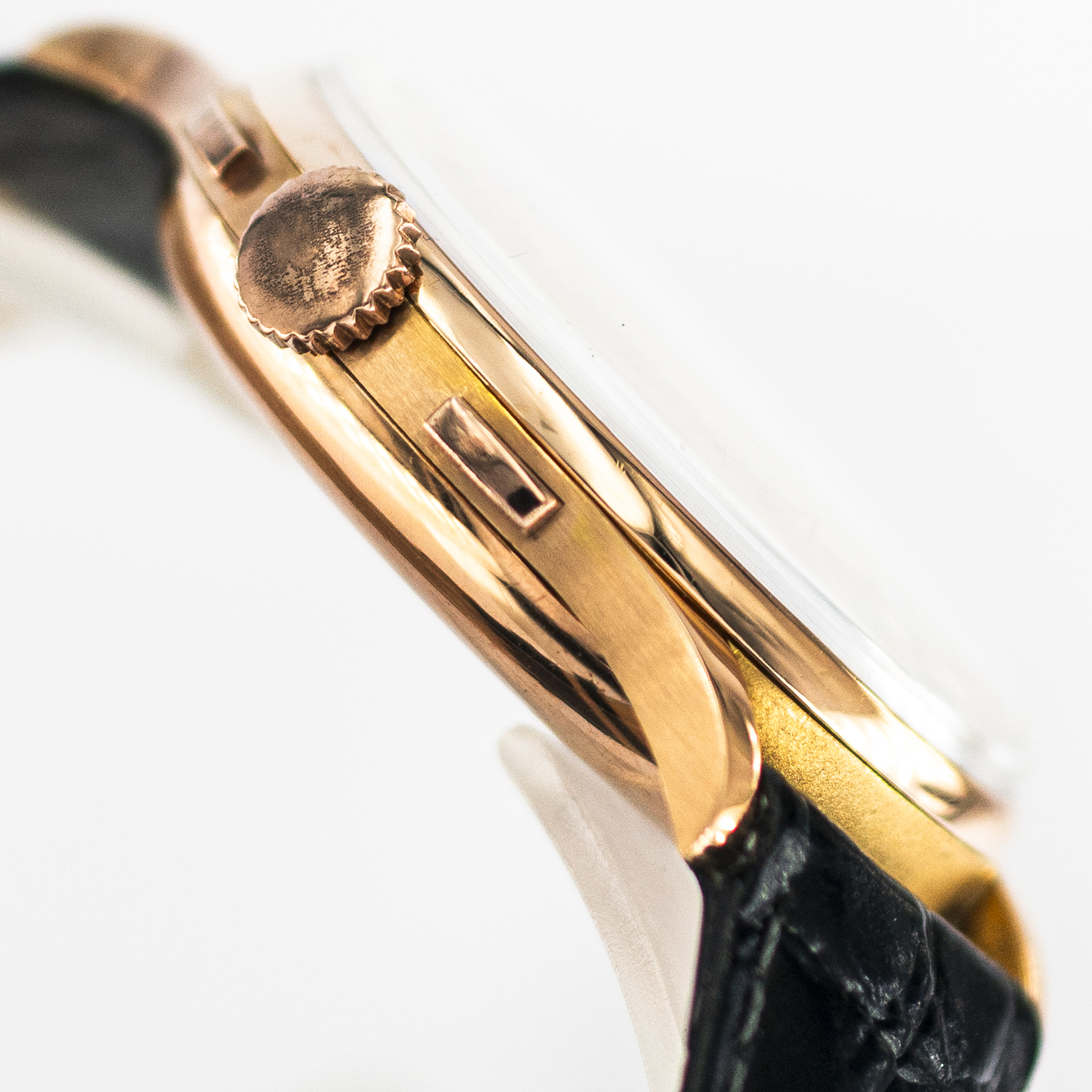 1302_marcels_watch_group_vintage_wristwatch_1950s_chronographe_suisse_18CT_rose_gold_aidix_case_side_07