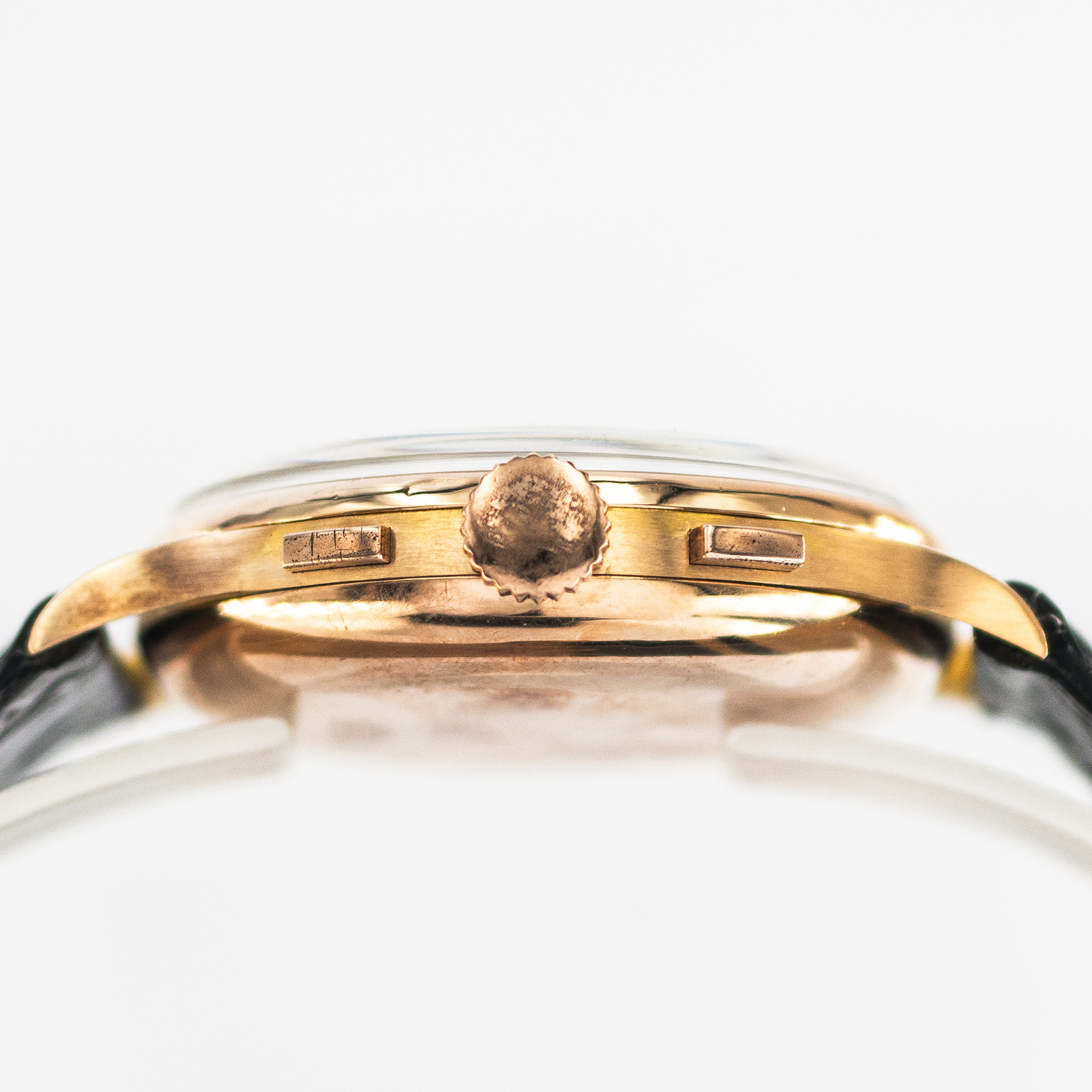1302_marcels_watch_group_vintage_wristwatch_1950s_chronographe_suisse_18CT_rose_gold_aidix_case_side_08