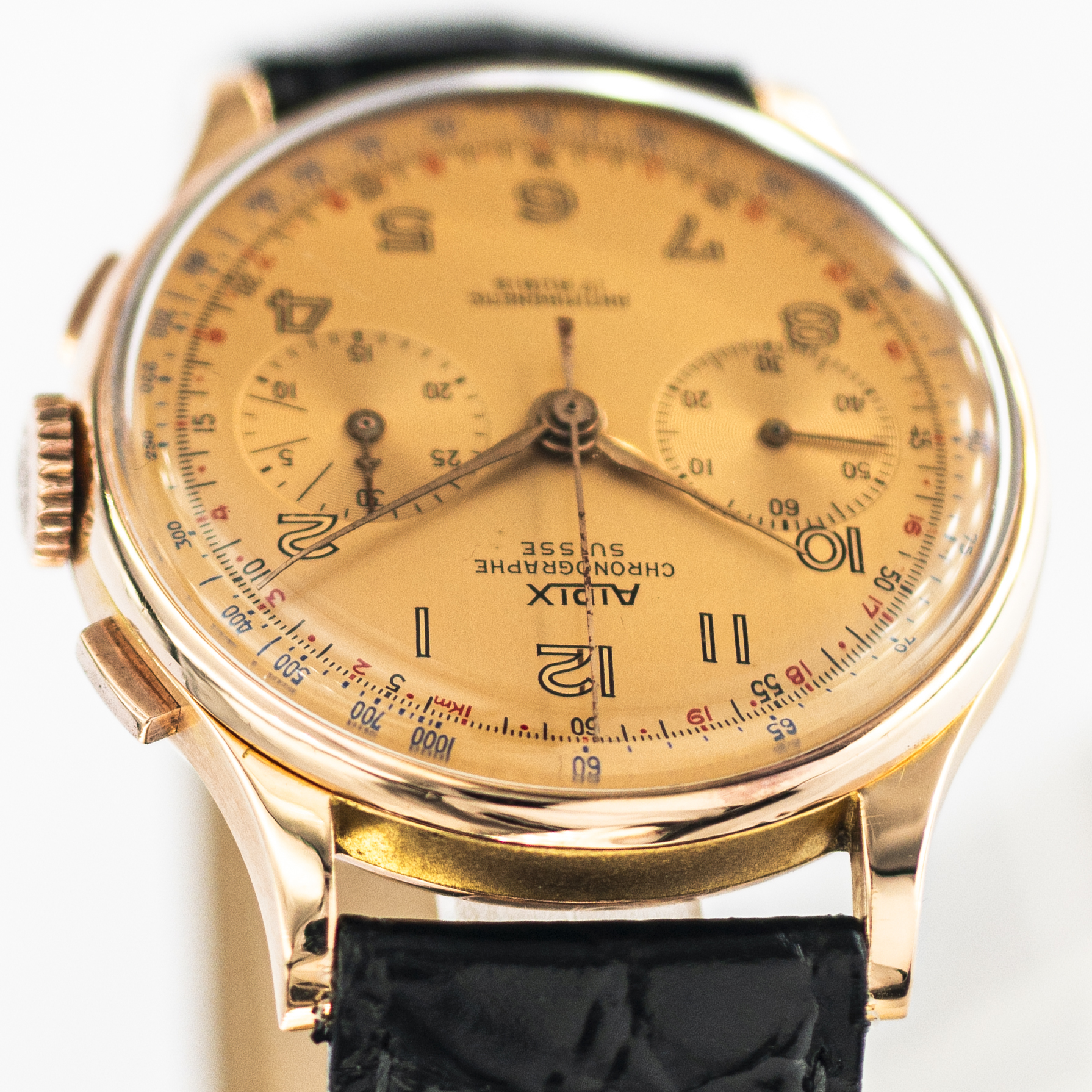 1302_marcels_watch_group_vintage_wristwatch_1950s_chronographe_suisse_18CT_rose_gold_aidix_case_side_09