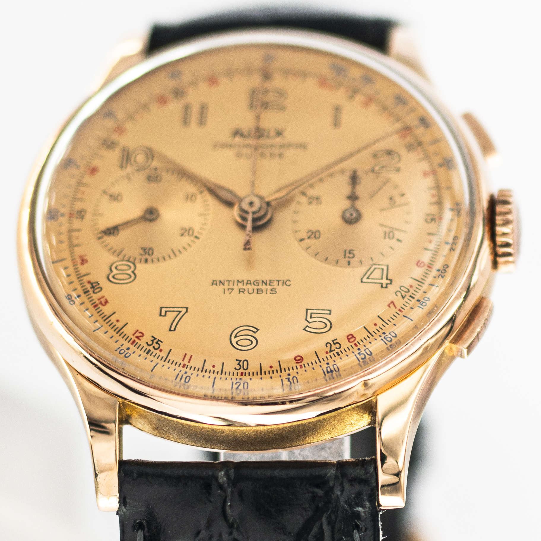 1302_marcels_watch_group_vintage_wristwatch_1950s_chronographe_suisse_18CT_rose_gold_aidix_case_side_10