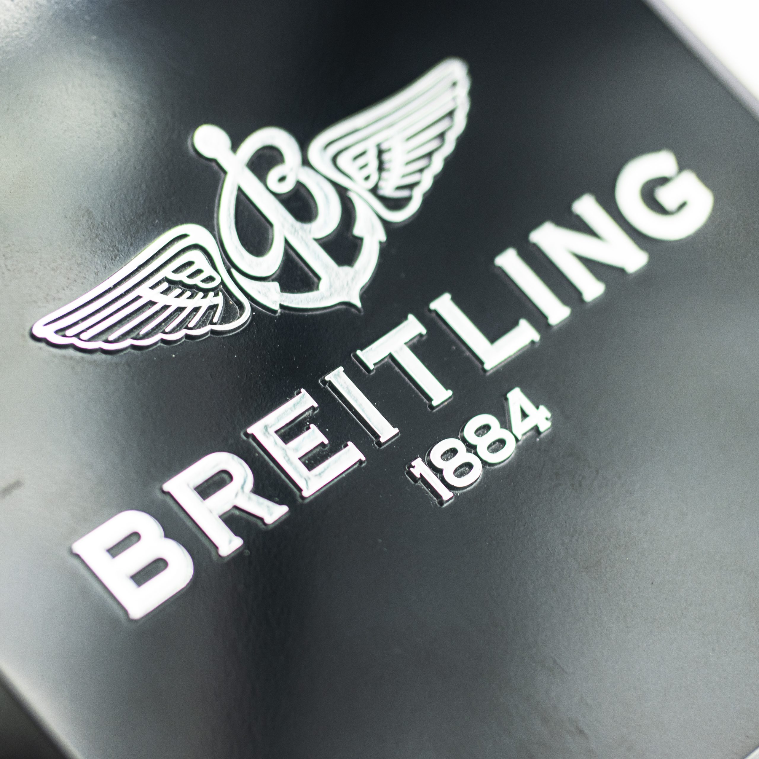 1303_marcels_watch_group_pre-owned_2006_breitling_A73380_colt_chronograph_box_08-scaled.jpg